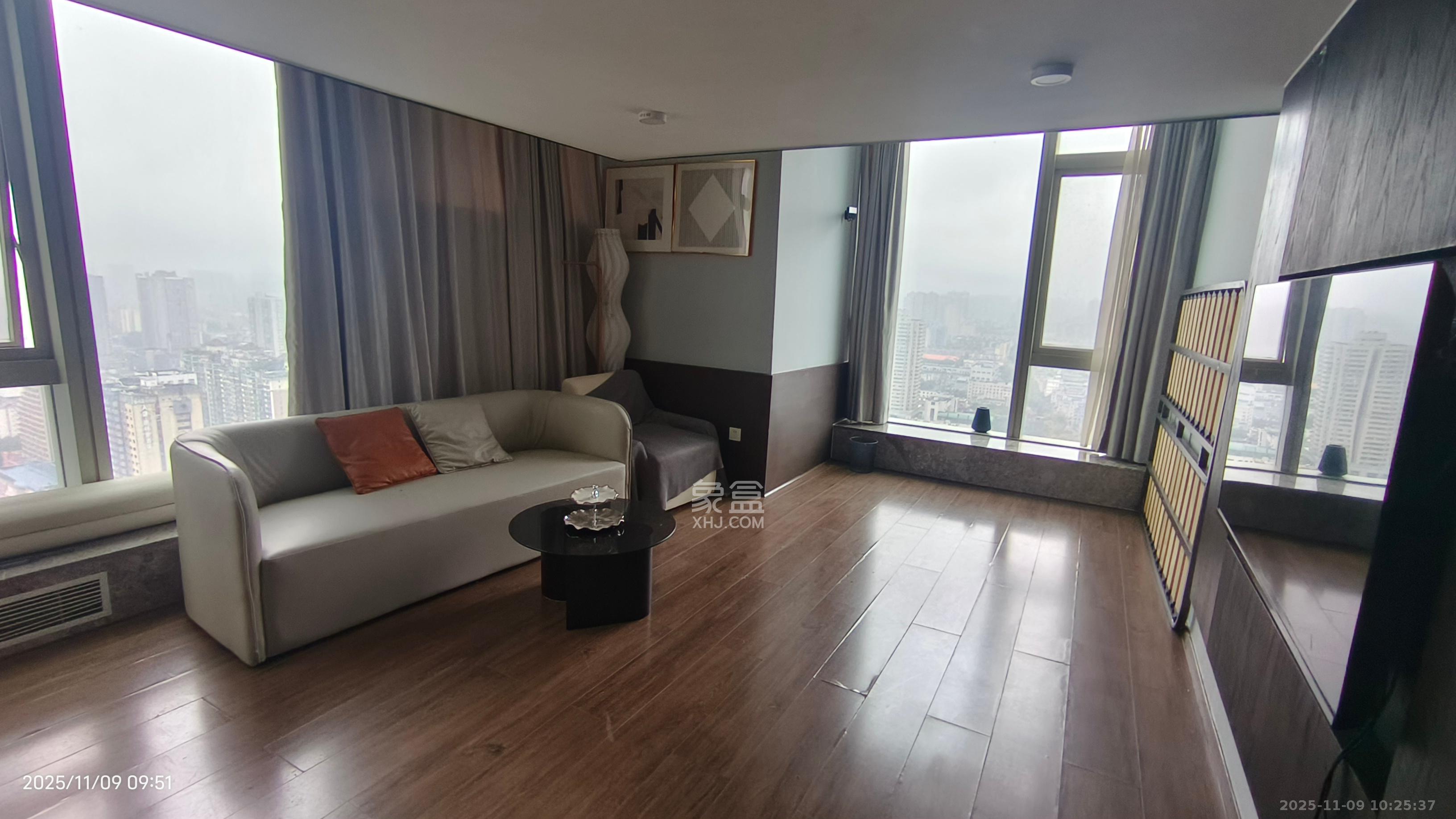 敬天广场  2室1厅2卫    4500.0元/月