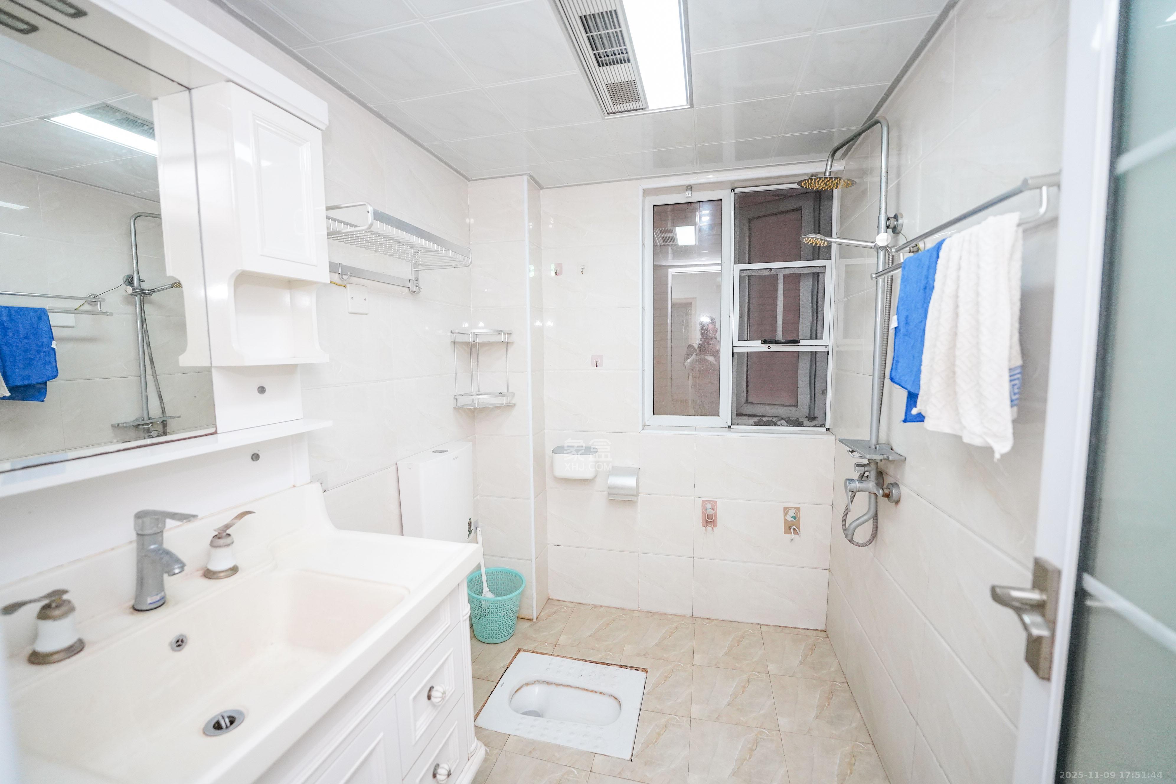 丽发新城 2室2厅1卫 56.8万 丽发新城 2室2厅1卫 56.8万卫生间