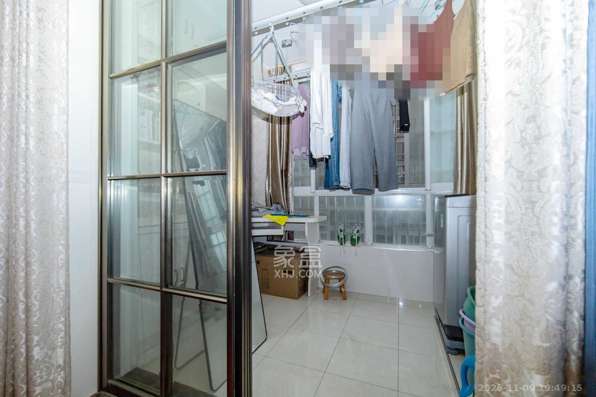 月湖兰庭 1室2厅1卫 70.0万 月湖兰庭 1室2厅1卫 70.0万阳台