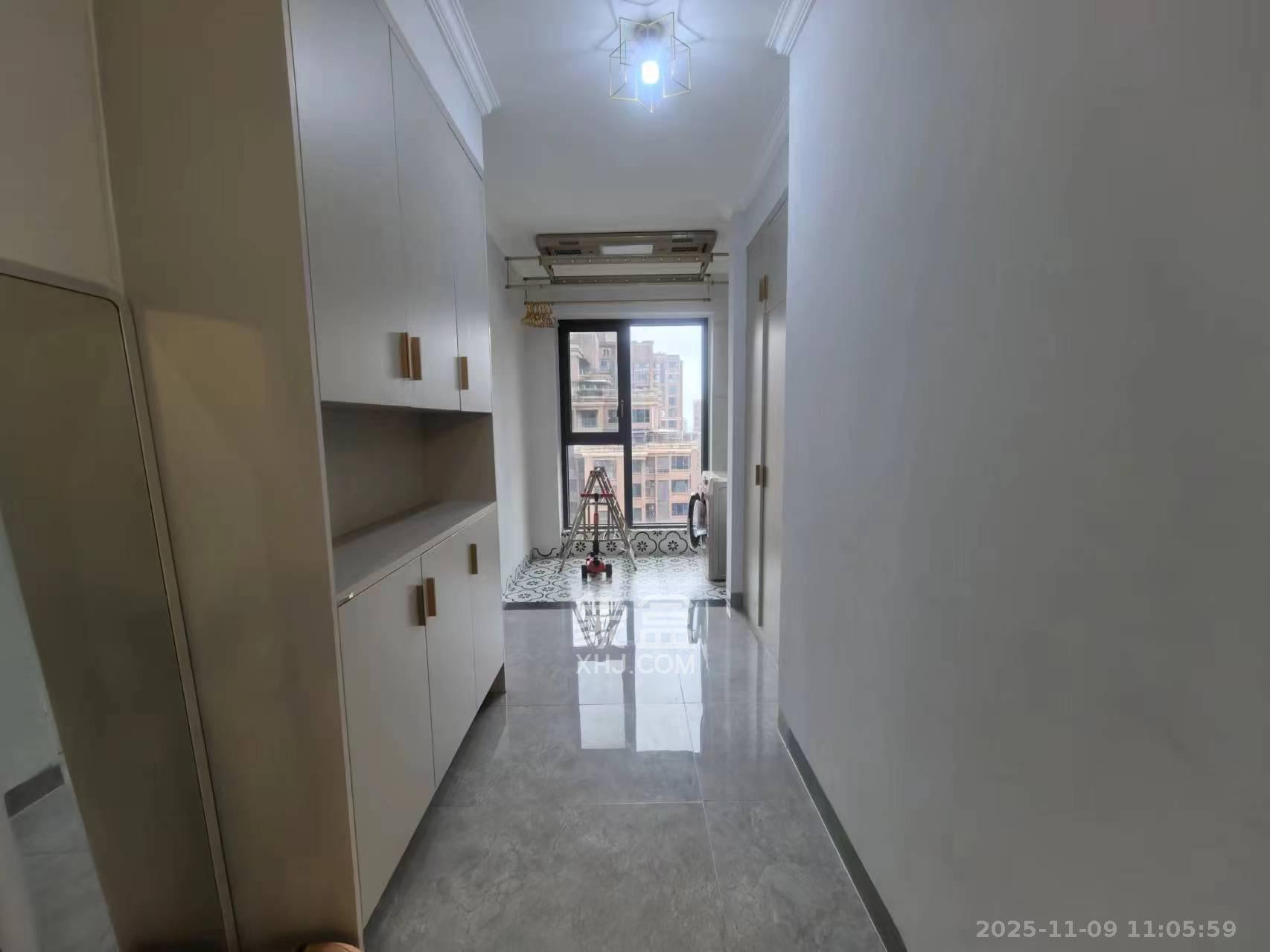 三一街区 3室2厅2卫 2600.0元/月 三一街区 3室2厅2卫 2600.0元/月室内图