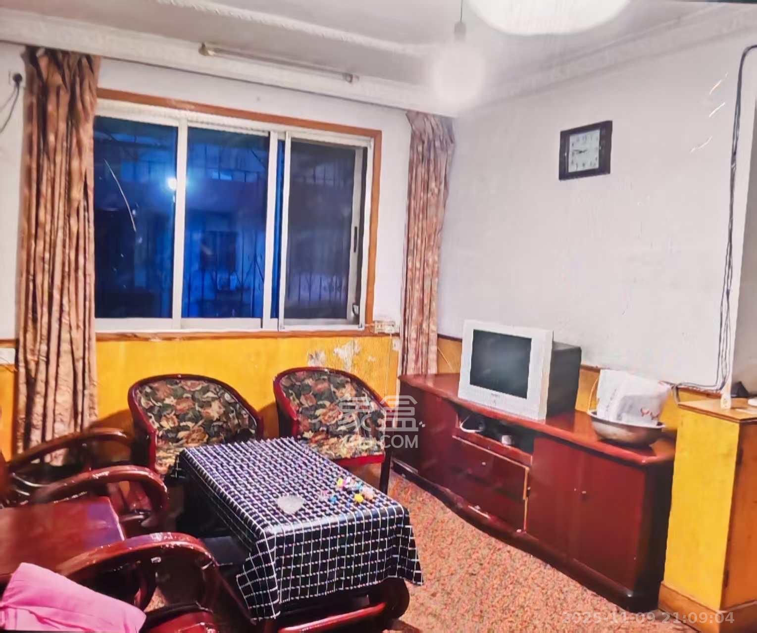 芙蓉区教师村  3室1厅1卫    1500.0元/月