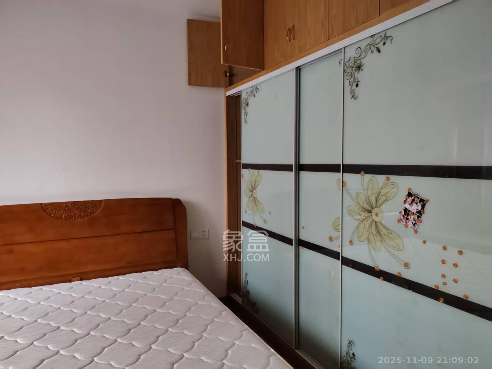 秀峰景园(领秀峰) 3室2厅1卫 1700.0元/月 秀峰景园(领秀峰) 3室2厅1卫 1700.0元/月室内图