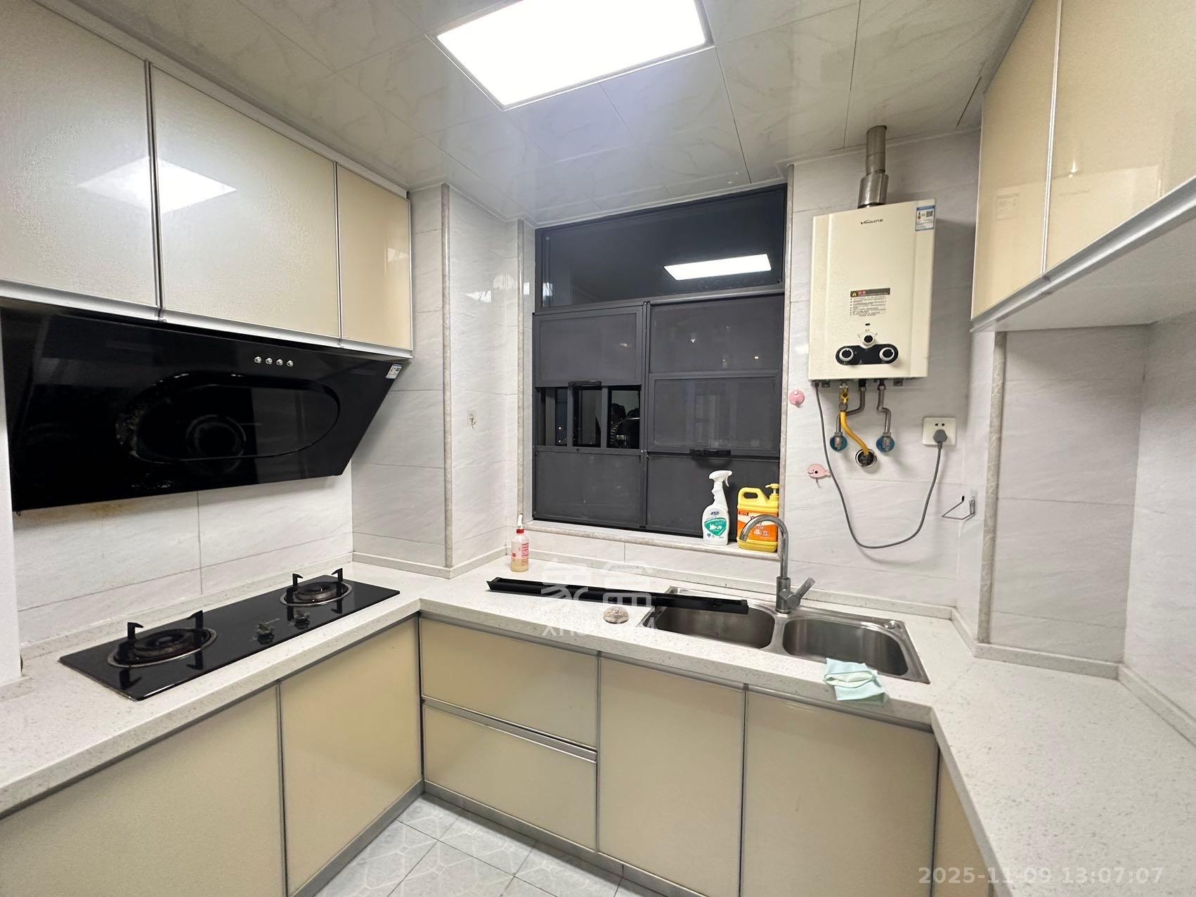 嘉雨兴园  2室1厅1卫    2500.0元/月室内图