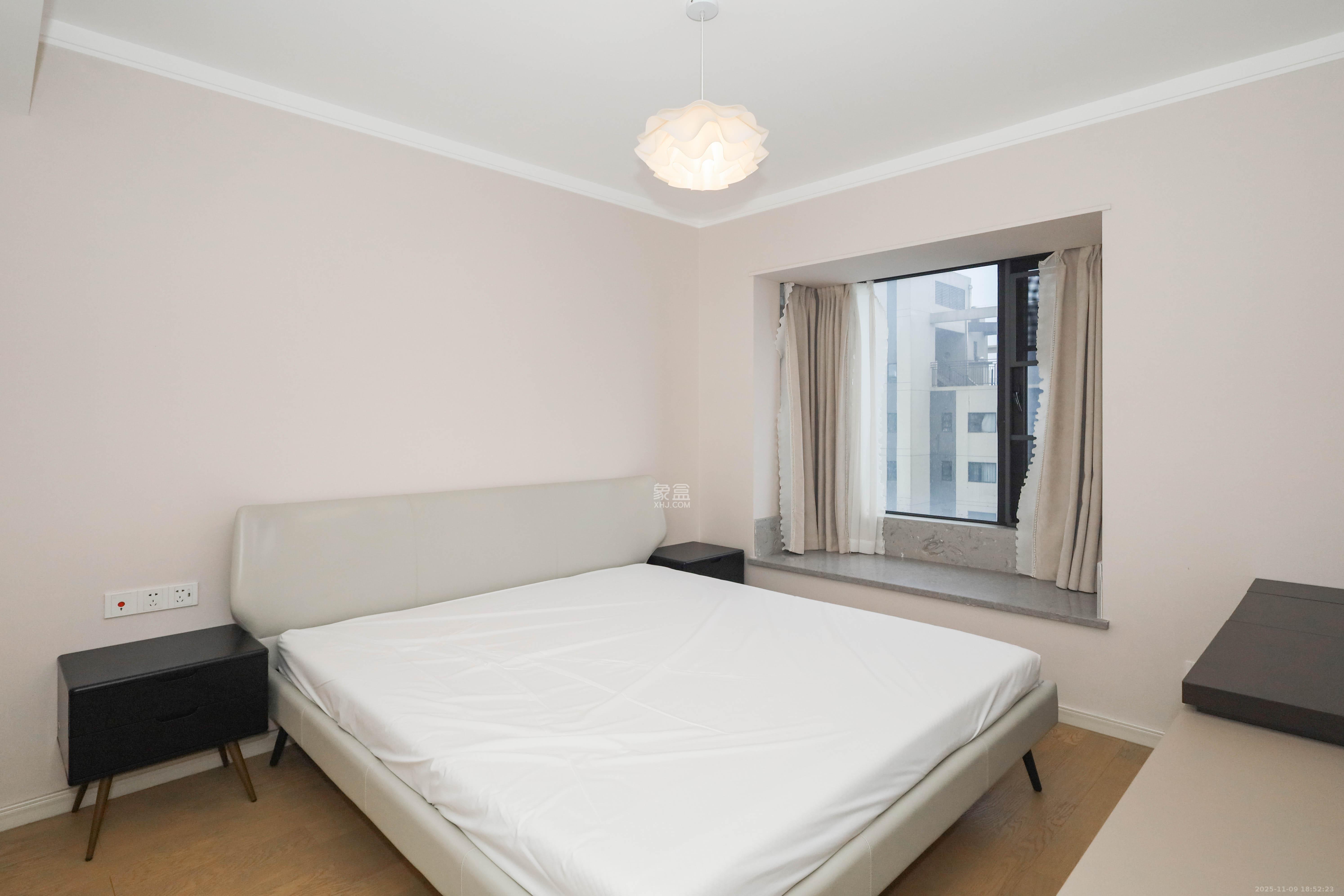 万科金色梦想B区  3室2厅2卫    110.0万卧室