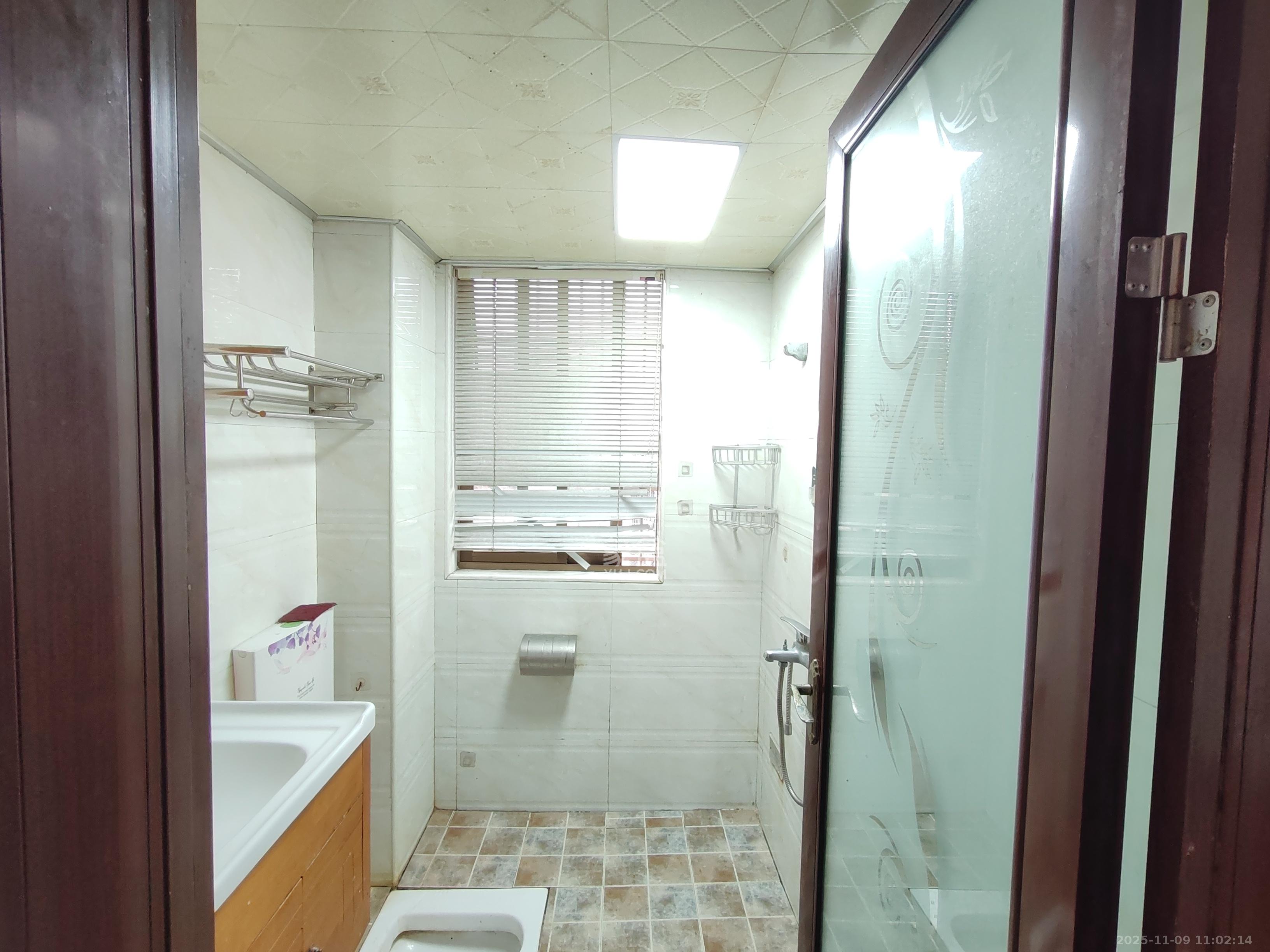 家和院  4室2厅1卫    1800.0元/月室内图