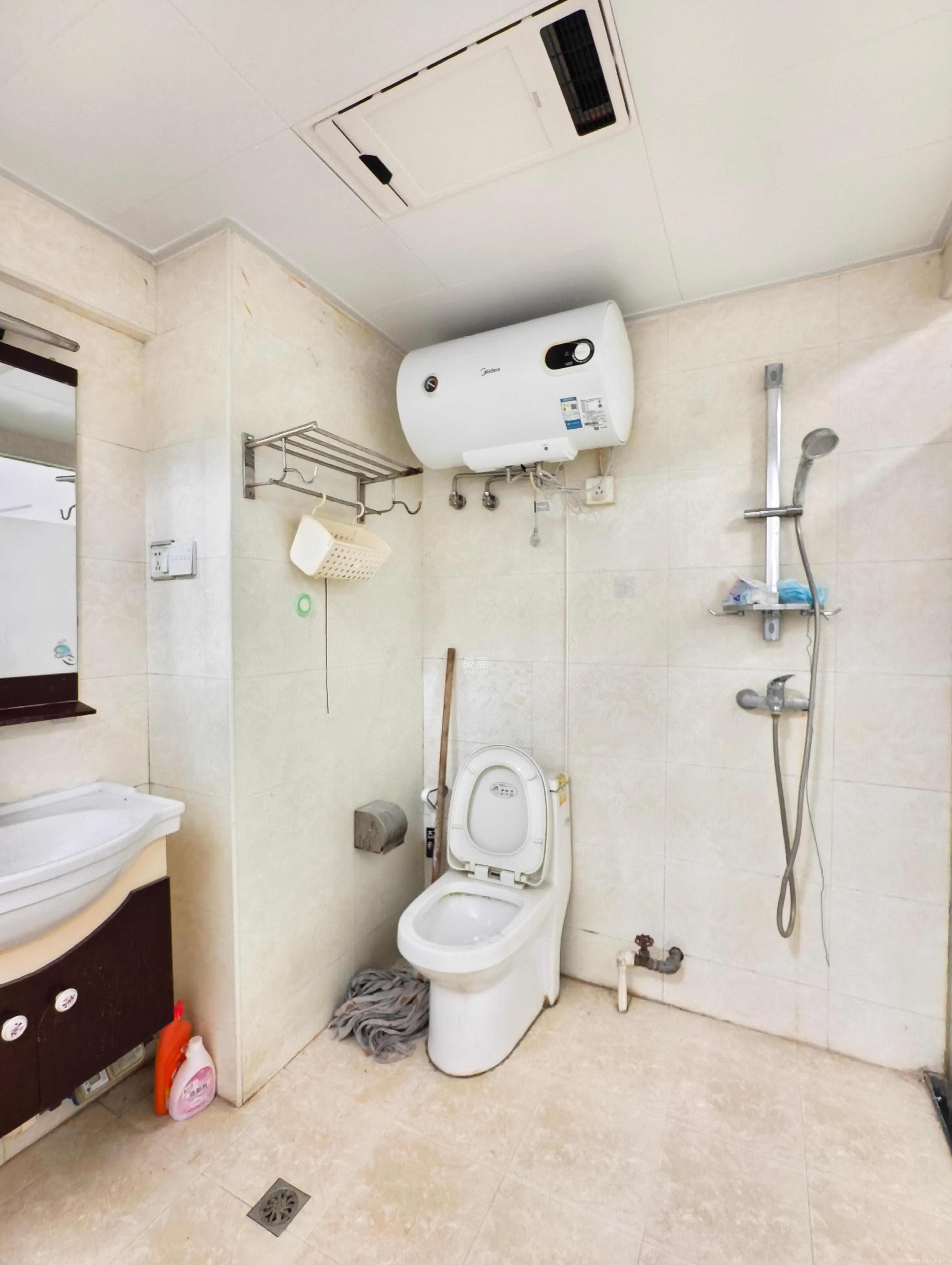 兰卡威国际 1室1厅1卫 1500.0元/月 兰卡威国际 1室1厅1卫 1500.0元/月室内图