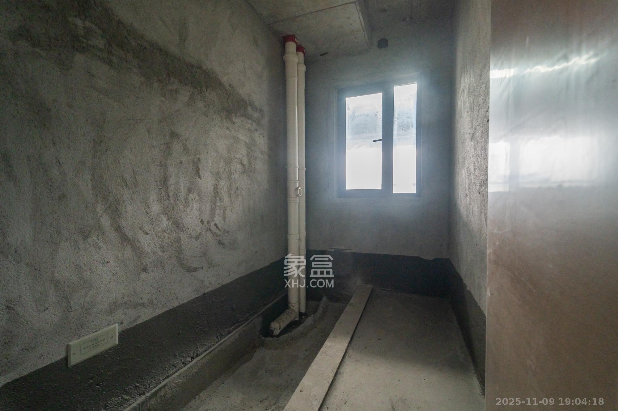 绿城美的明月江南  3室2厅1卫    85.8万其他