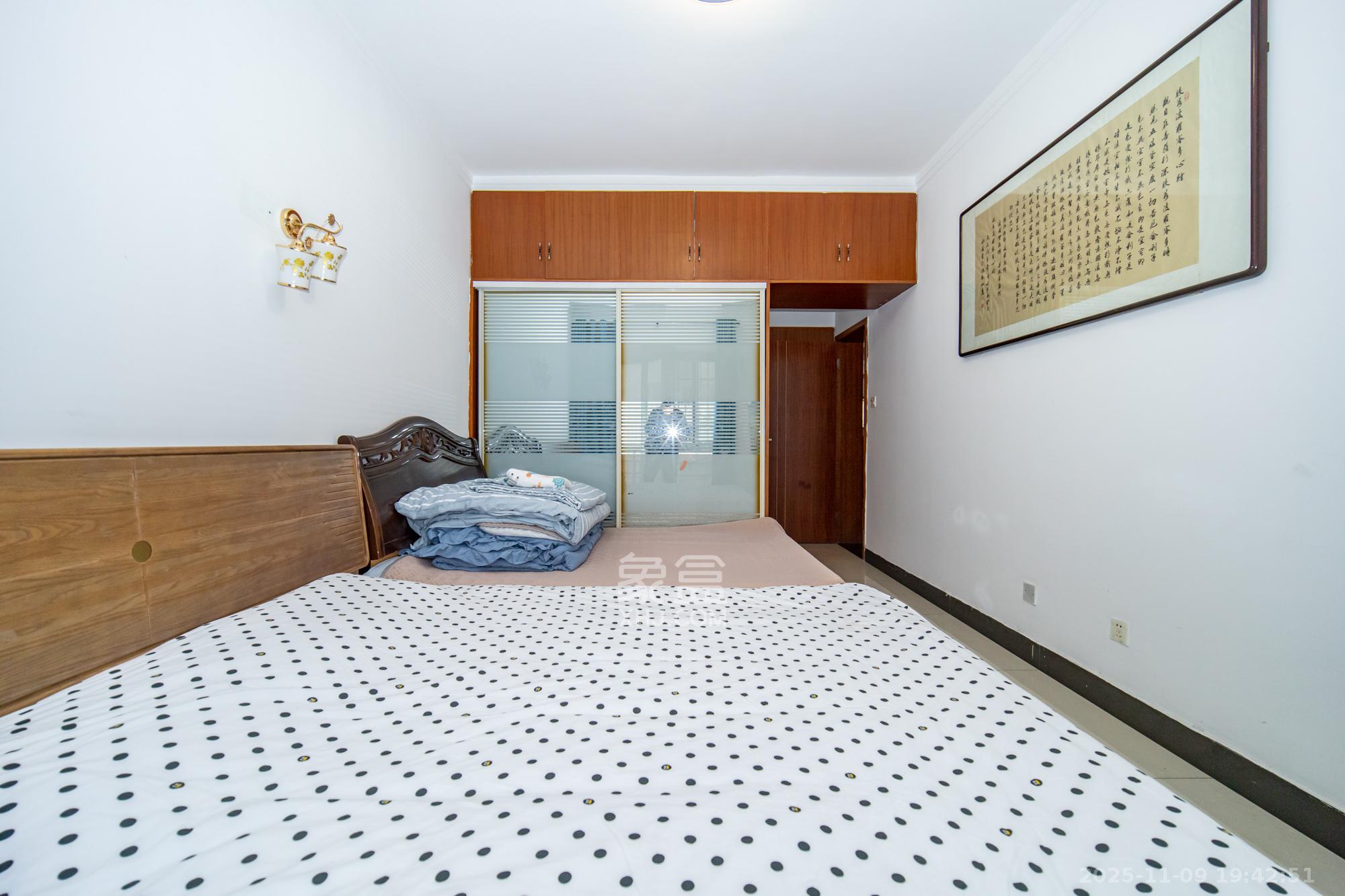 楚天家园 3室2厅2卫 59.8万 楚天家园 3室2厅2卫 59.8万卧室