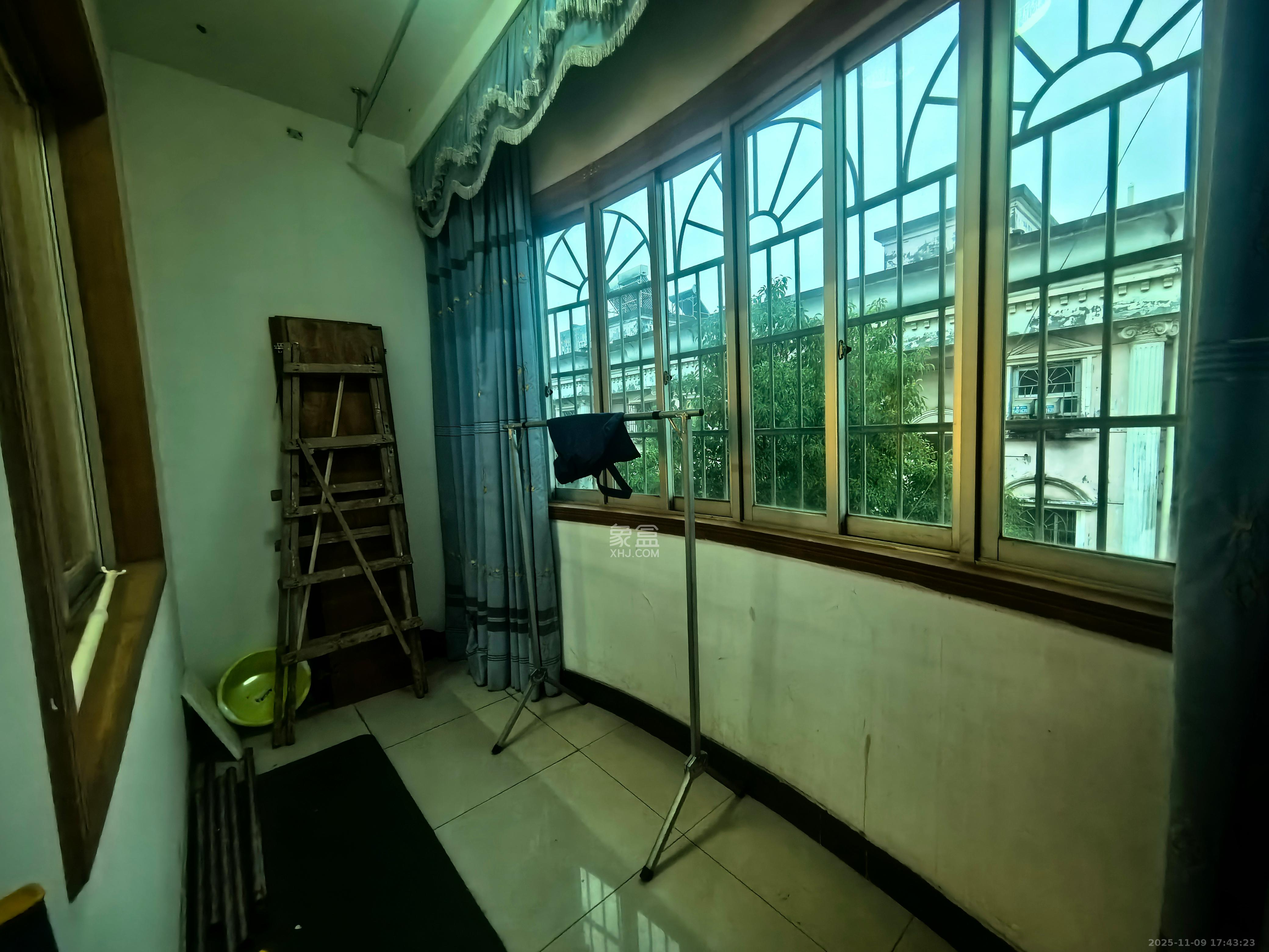 马王堆陶瓷建材新城 3室2厅1卫 1800.0元/月 马王堆陶瓷建材新城 3室2厅1卫 1800.0元/月室内图