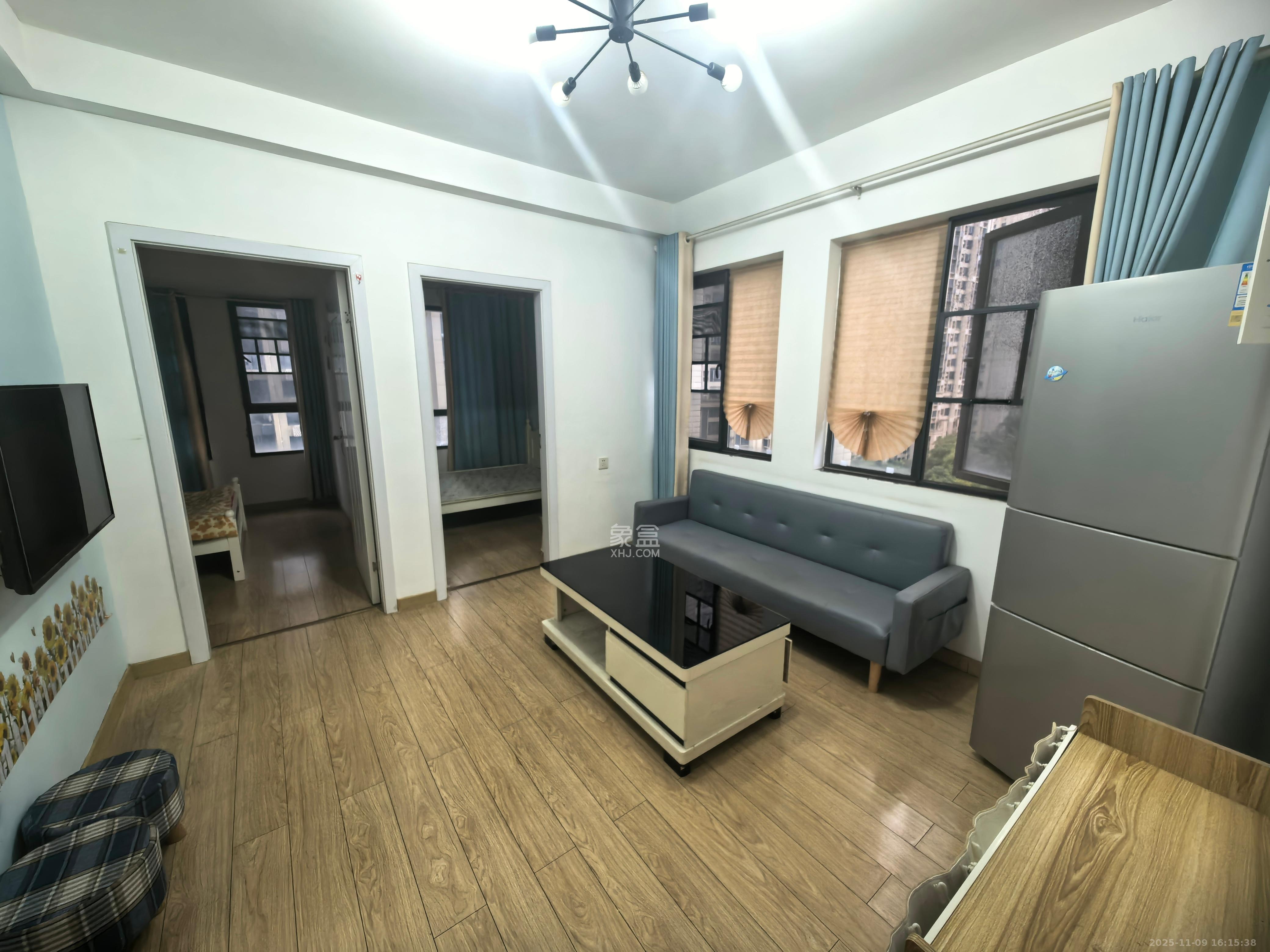 天鸿天府（天鸿中央大院）  2室1厅1卫    2200.0元/月