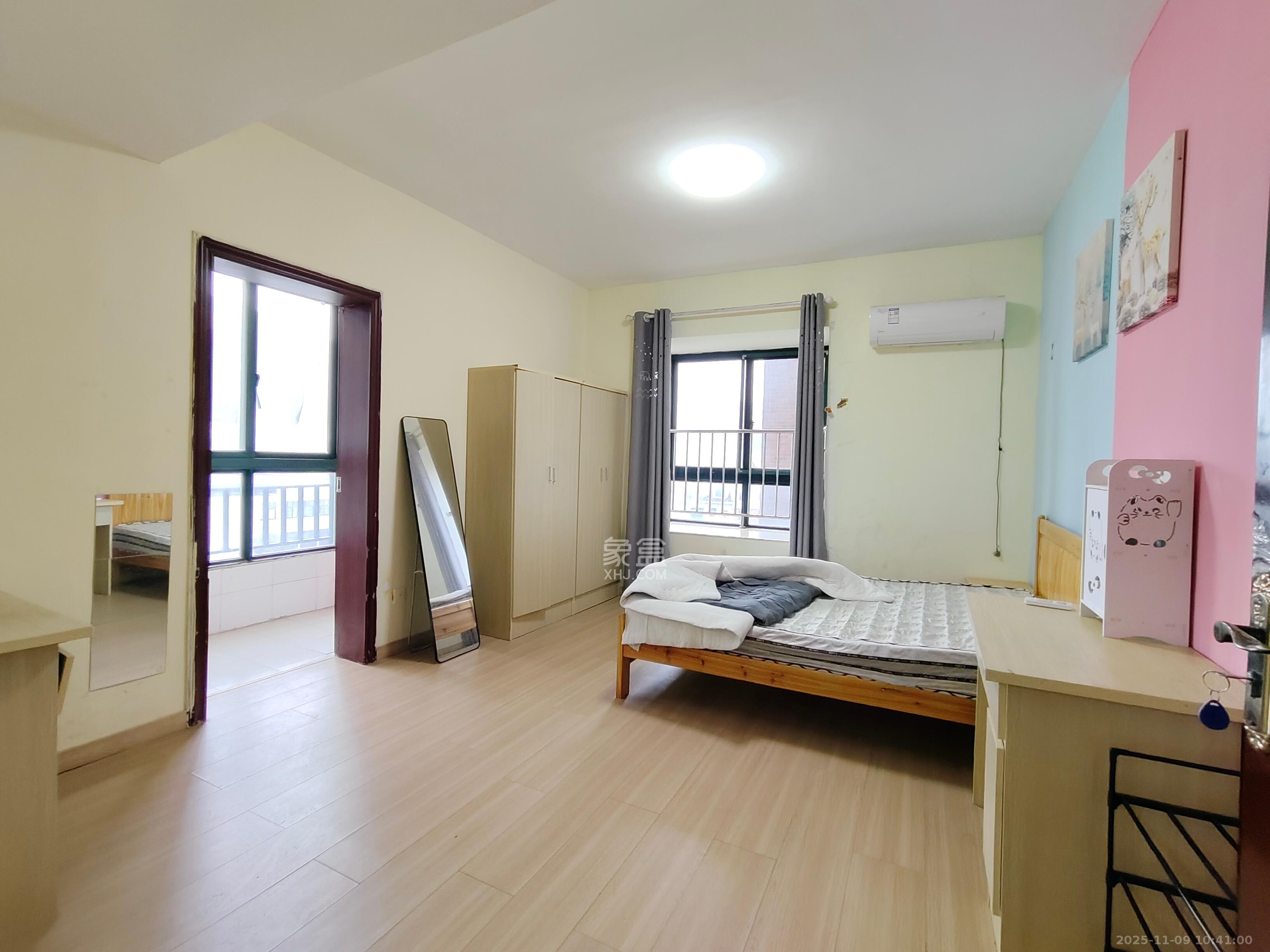 东玺门  4室1厅2卫    2600.0元/月室内图