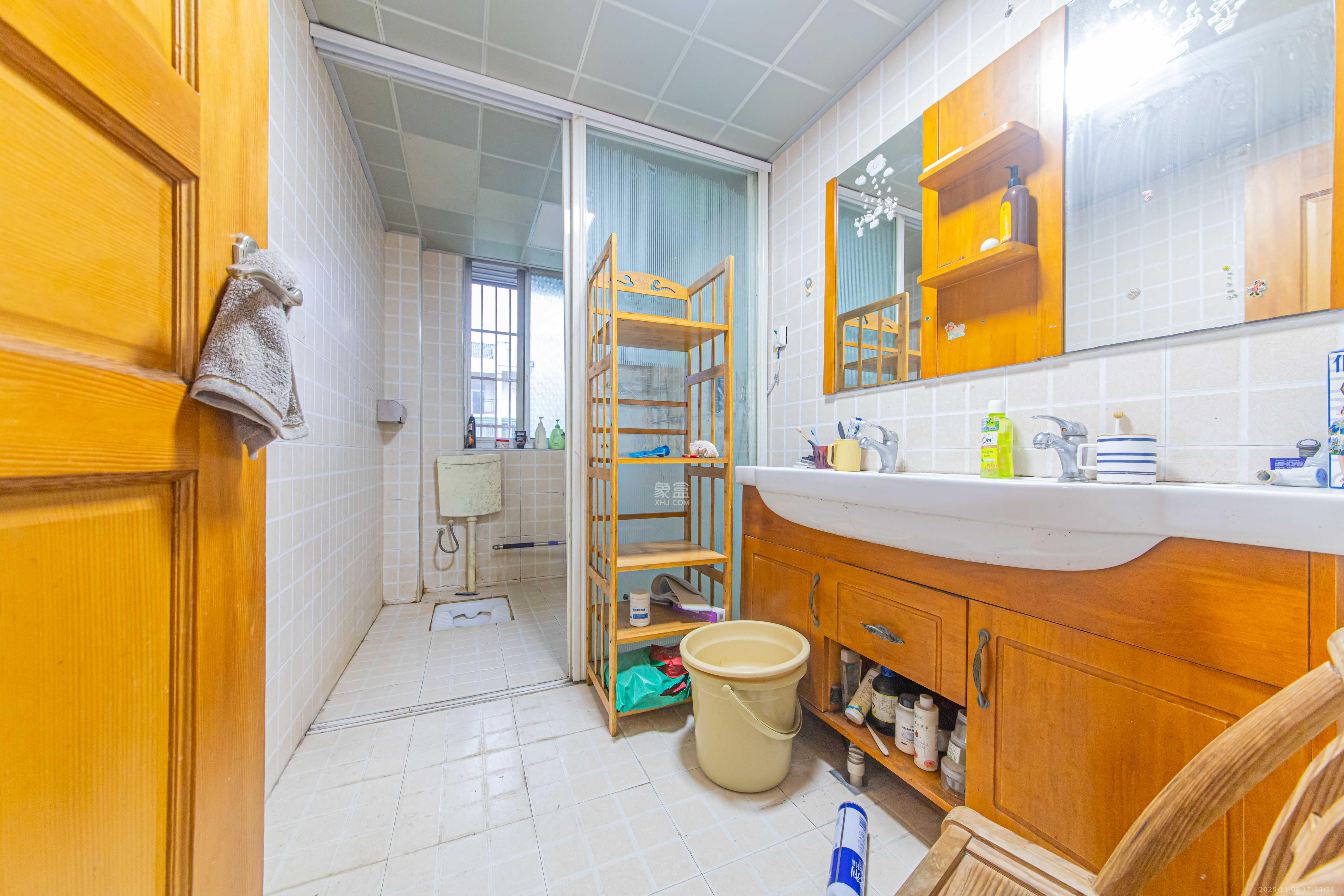 九峰小区（一二三四区）  4室2厅2卫    260.0万卫生间