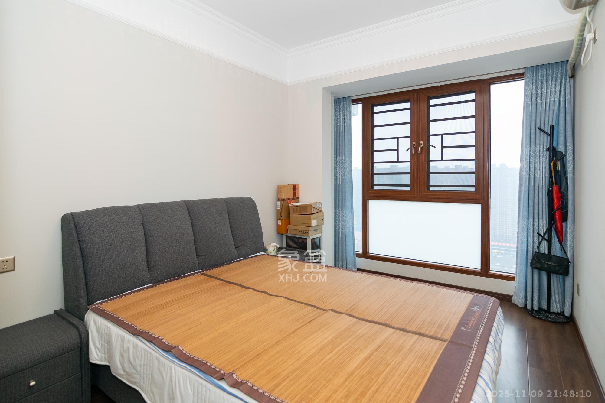 三润城(三润星城) 3室2厅1卫 100.0万 三润城(三润星城) 3室2厅1卫 100.0万卧室