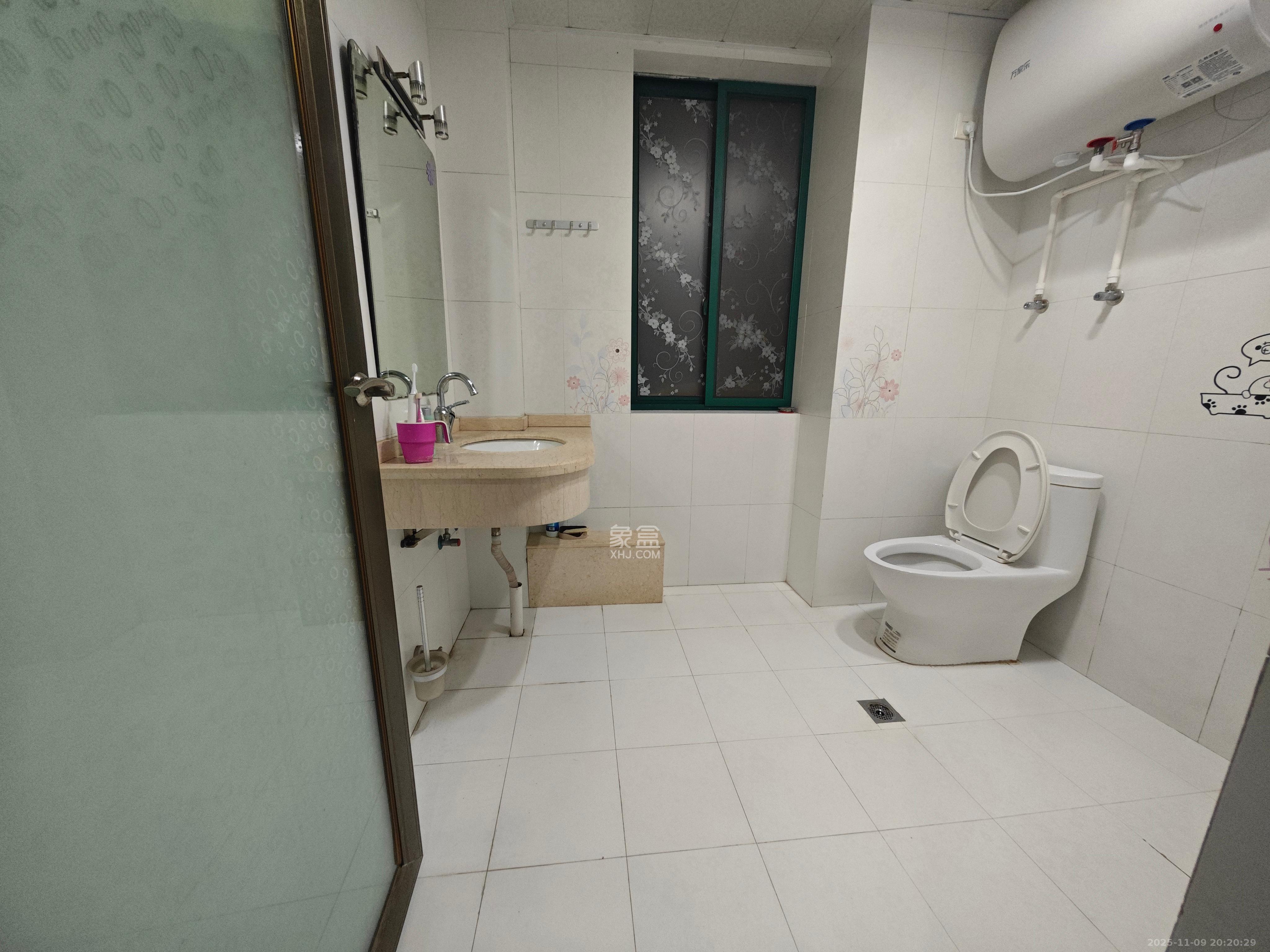 华盛世纪新城 3室2厅2卫 2600.0元/月 华盛世纪新城 3室2厅2卫 2600.0元/月室内图