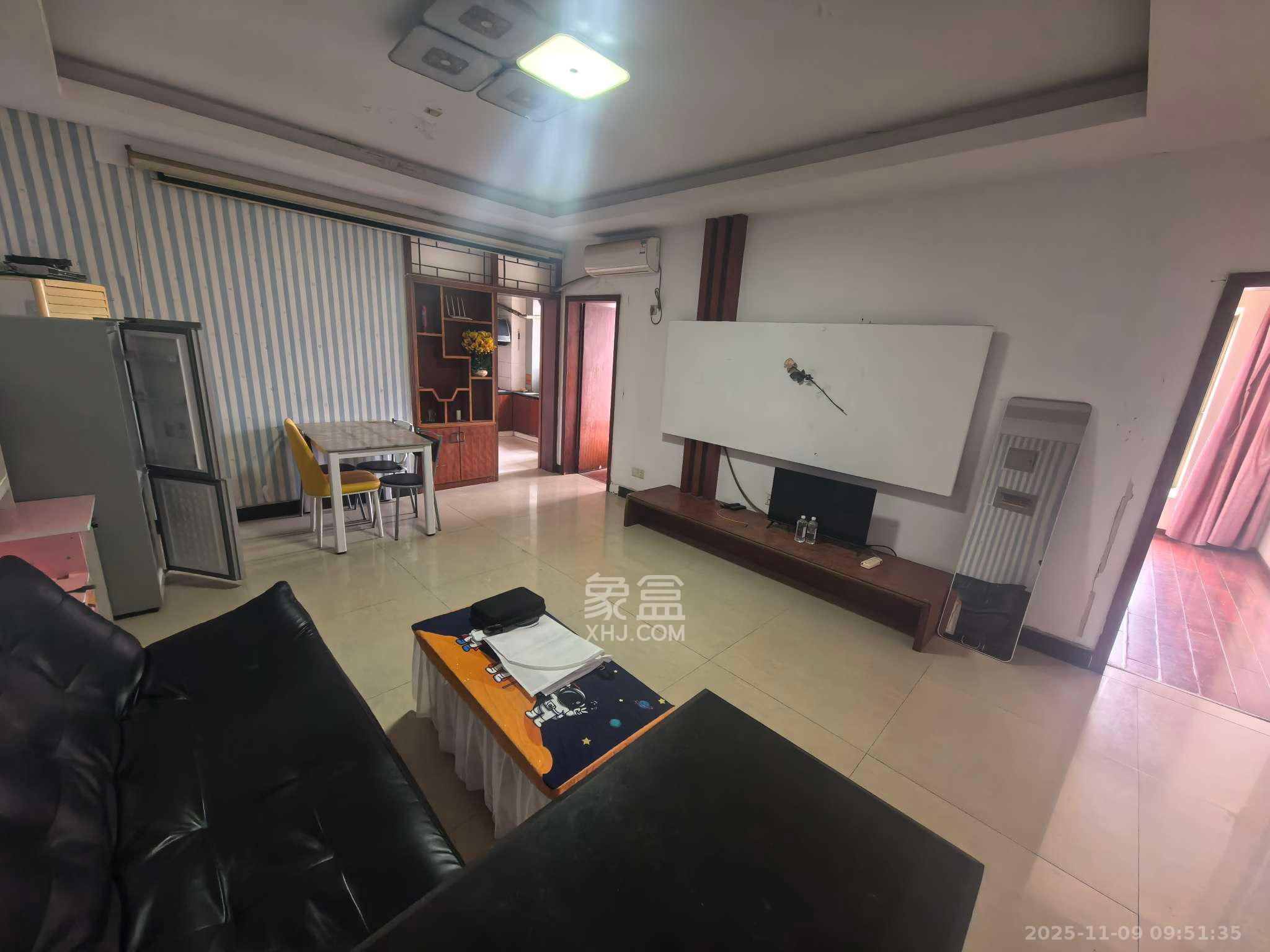 芙蓉同发  2室1厅1卫    2600.0元/月室内图