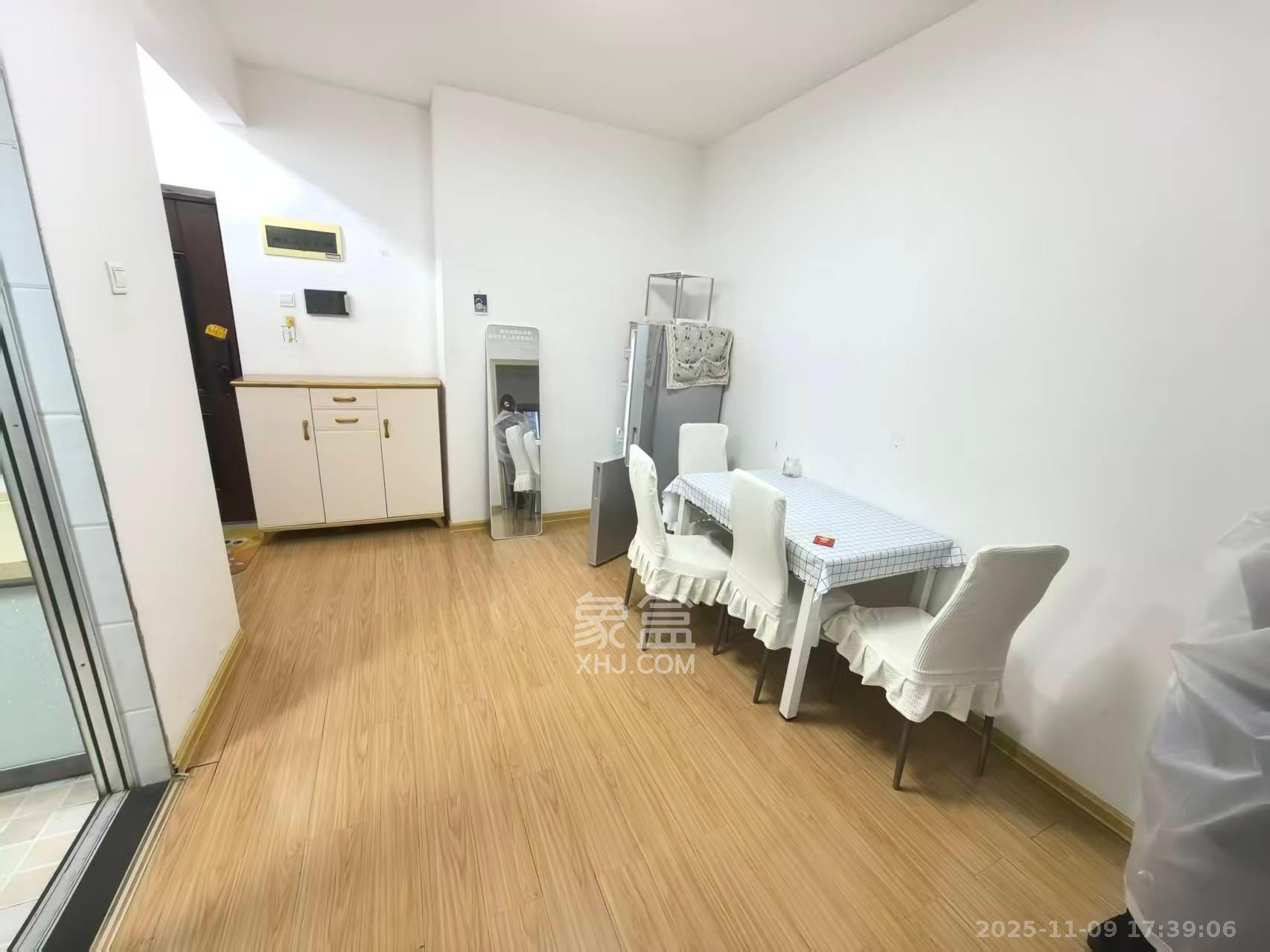 钱隆首府(福晟御园)  2室2厅1卫    2600.0元/月室内图