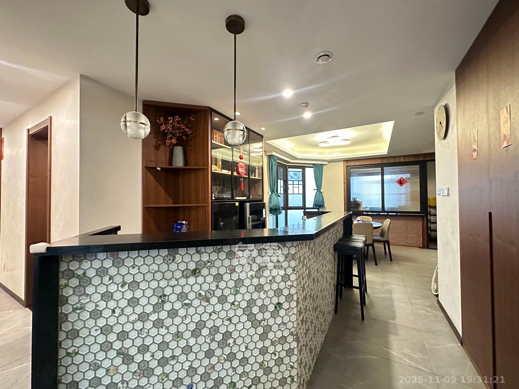 达美溪湖湾  4室2厅3卫    13000.0元/月室内图