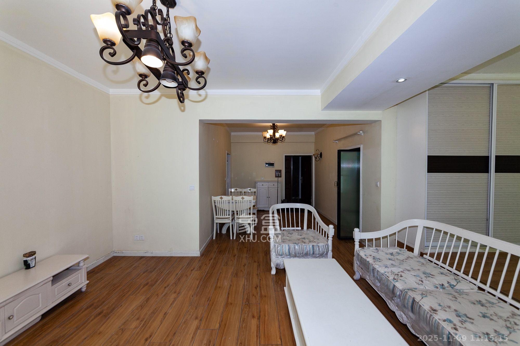 珠江东方明珠（新地东方明珠）一二期  2室2厅1卫    1600.0元/月室内图