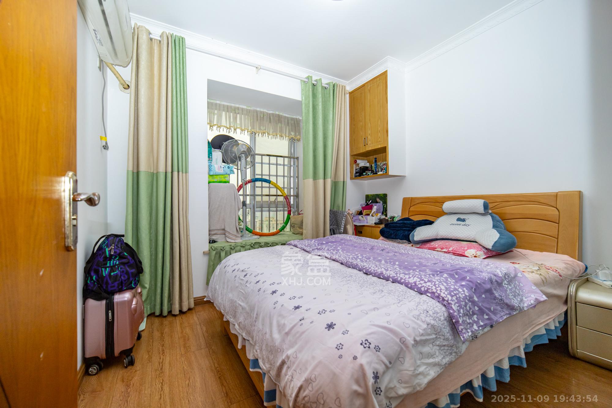 恒广国际景园一二区  3室2厅1卫    68.0万卧室