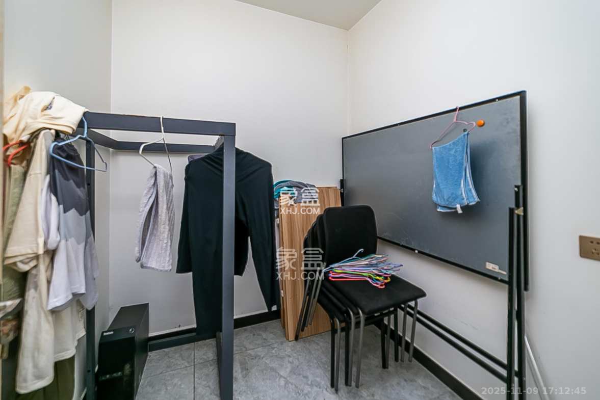 荣悦台 1室1厅1卫 36.1万 荣悦台 1室1厅1卫 36.1万卧室