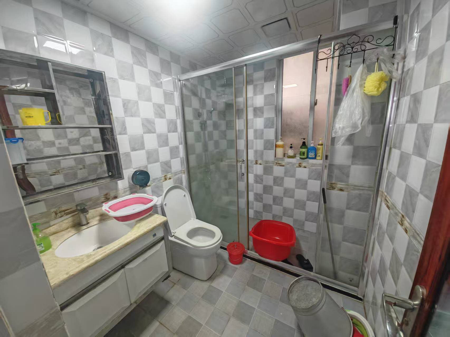 工商学院教工宿舍 1室0厅0卫 2500.0元/月 工商学院教工宿舍 1室0厅0卫 2500.0元/月室内图