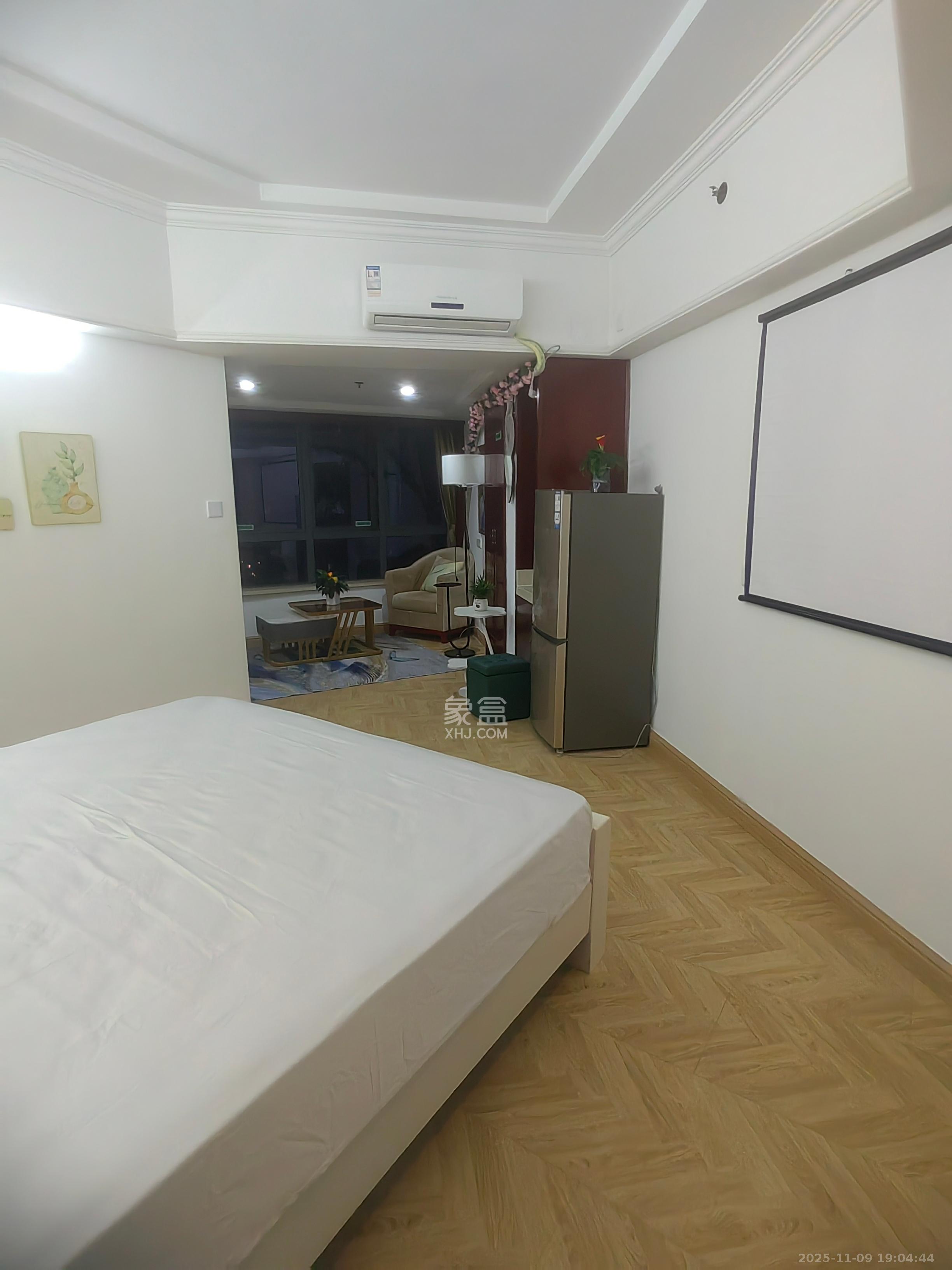 海德公园  1室1厅1卫    1300.0元/月室内图