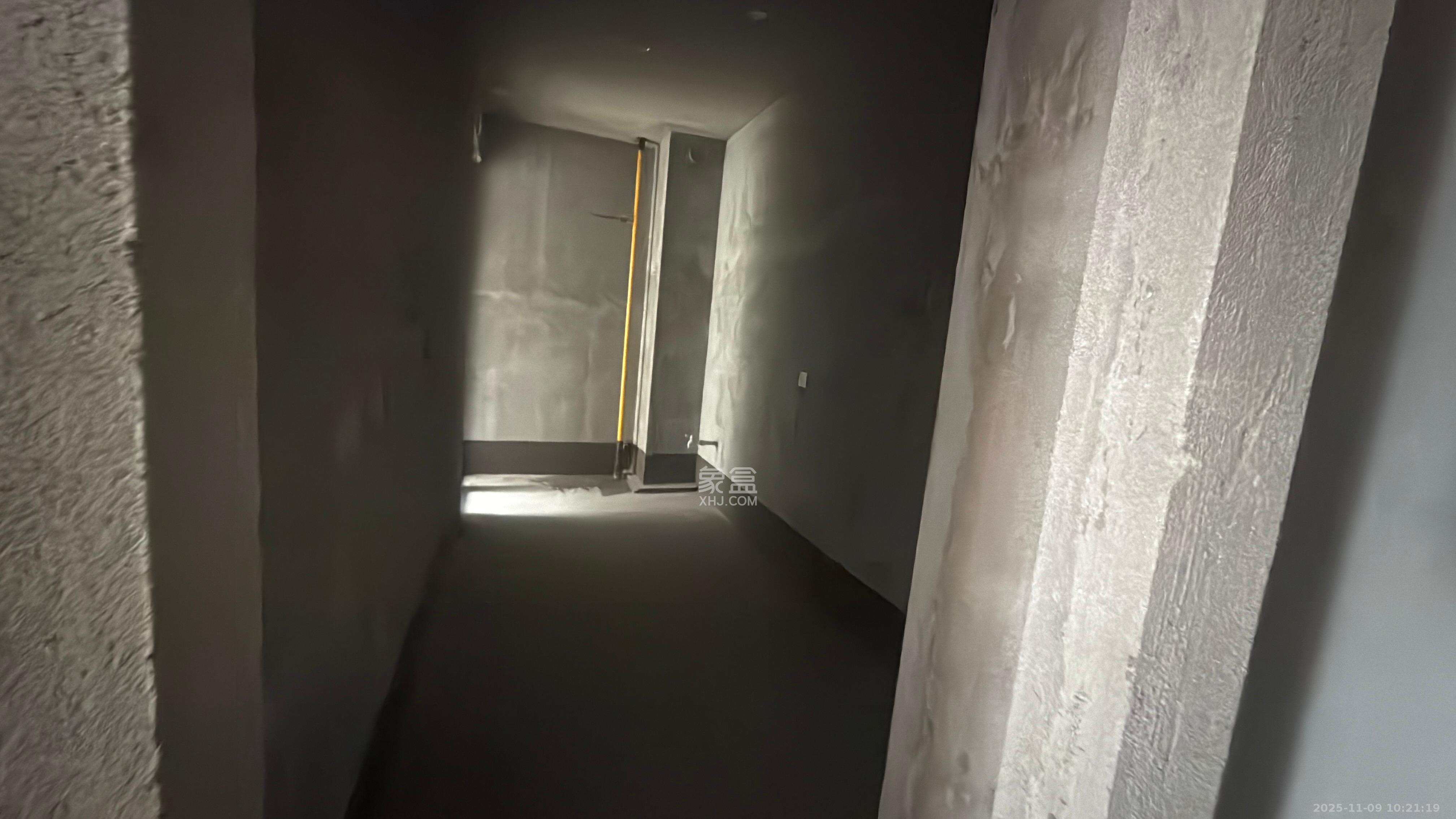 长房万楼公馆 1室0厅0卫 50.0万 长房万楼公馆 1室0厅0卫 50.0万客厅