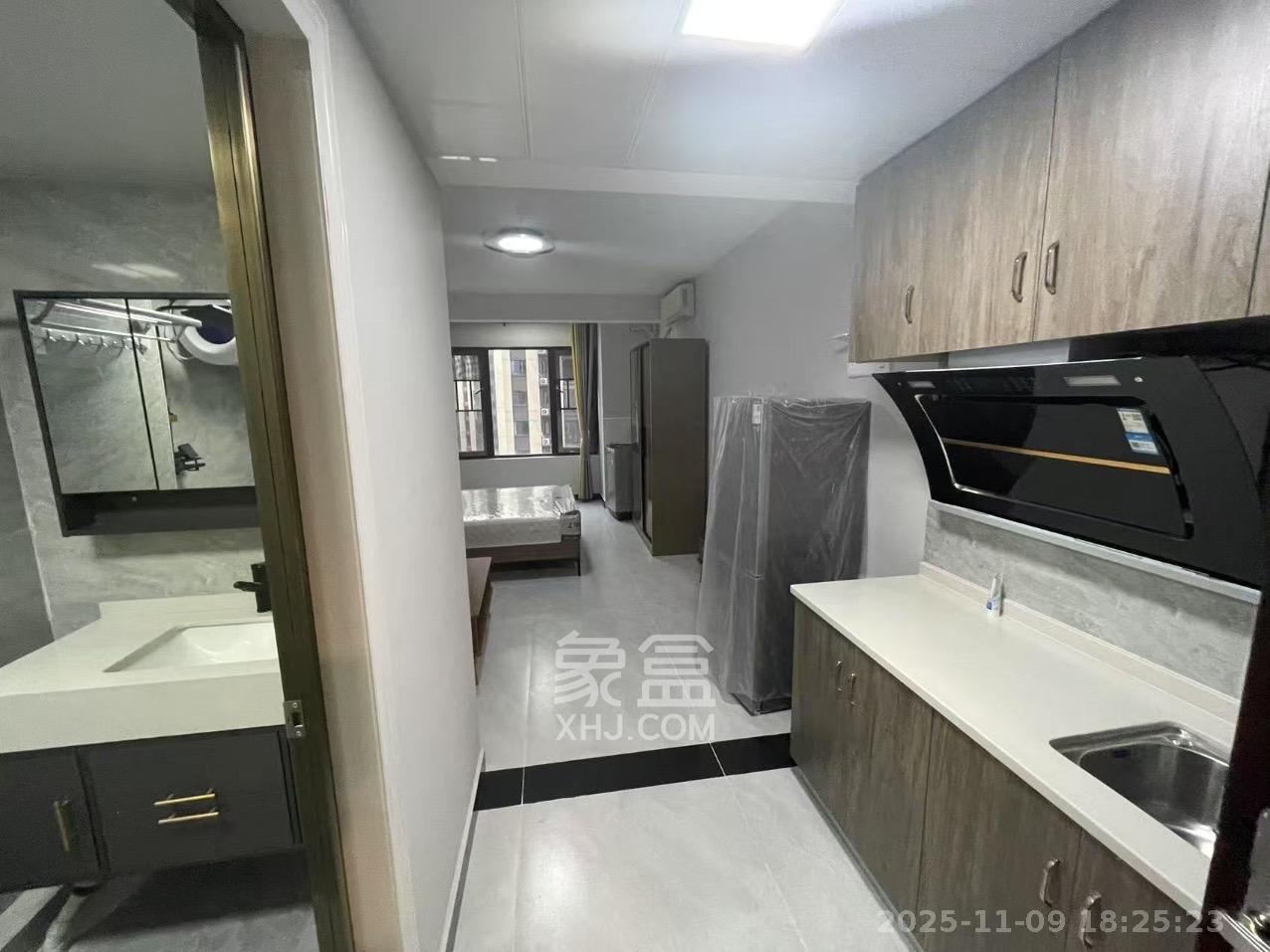 中海珑悦府  1室1厅1卫    1300.0元/月室内图