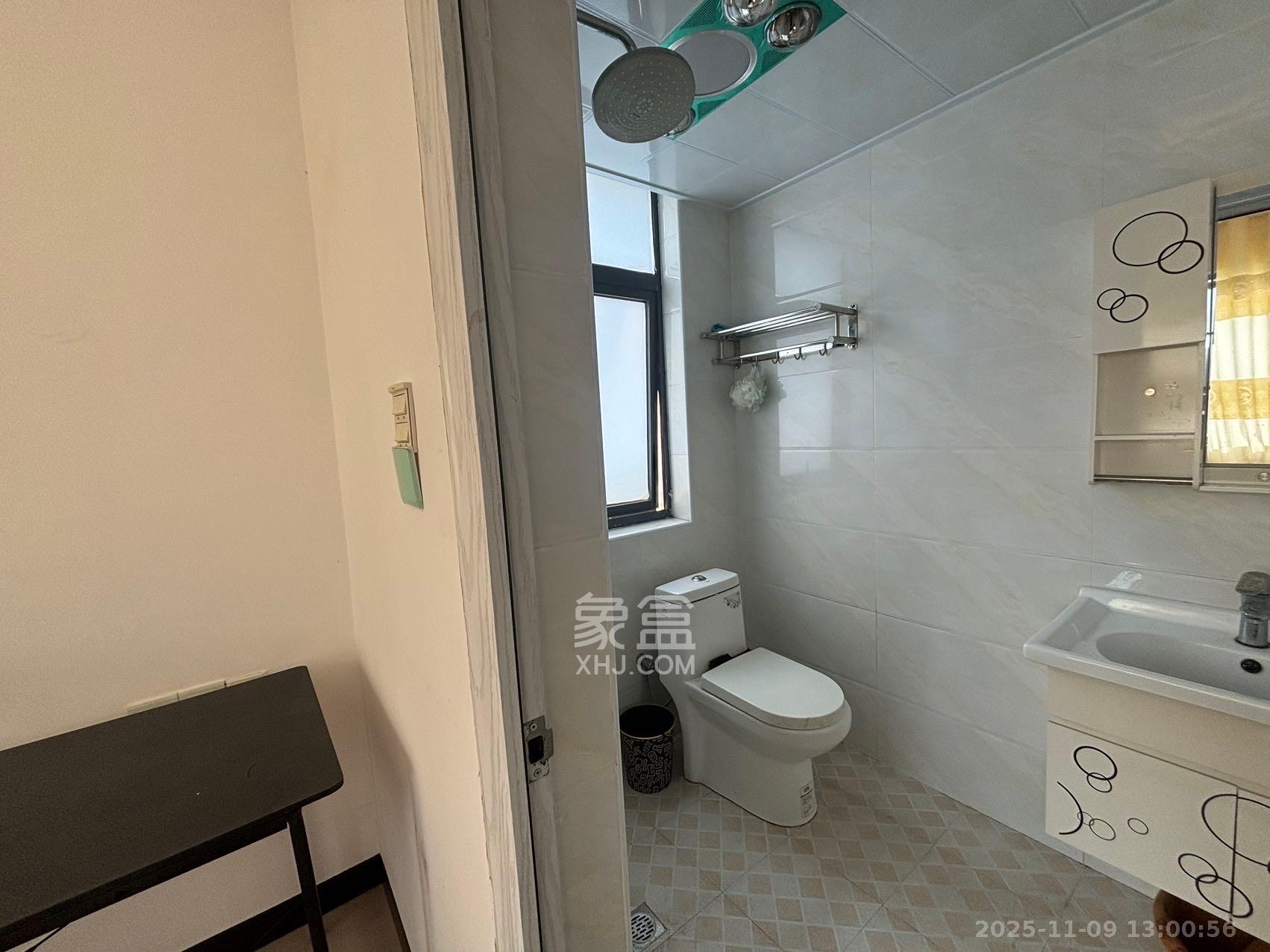 中南红领邦(红星嘉和苑) 3室2厅2卫 2000.0元/月 中南红领邦(红星嘉和苑) 3室2厅2卫 2000.0元/月室内图