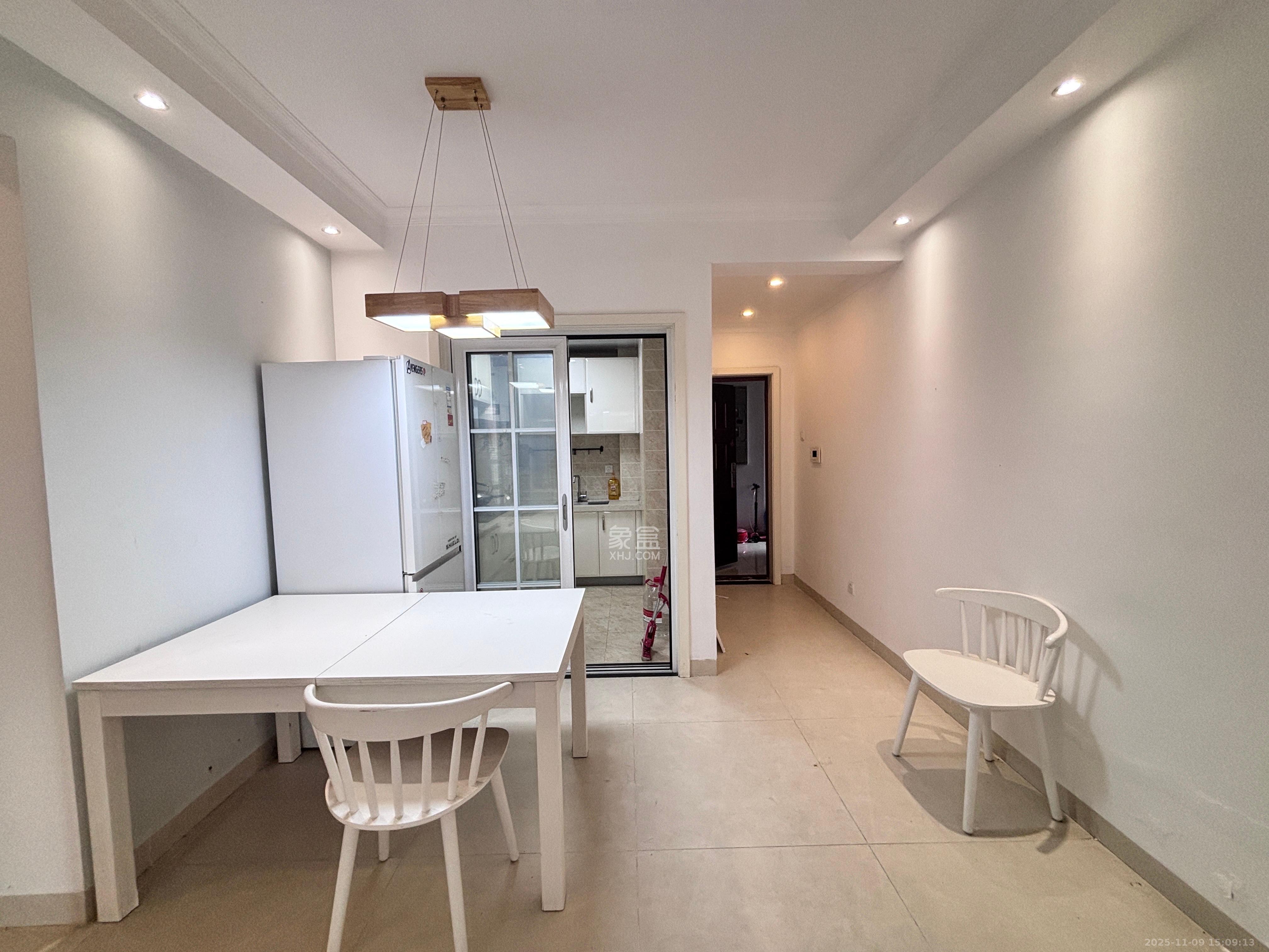 新城国际花都  3室2厅1卫    1600.0元/月室内图