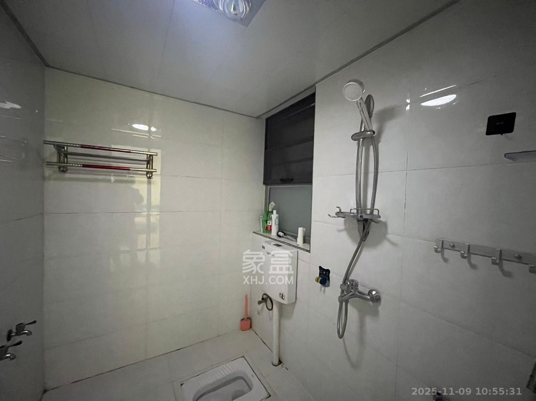 怡海星城  2室2厅1卫    1500.0元/月室内图