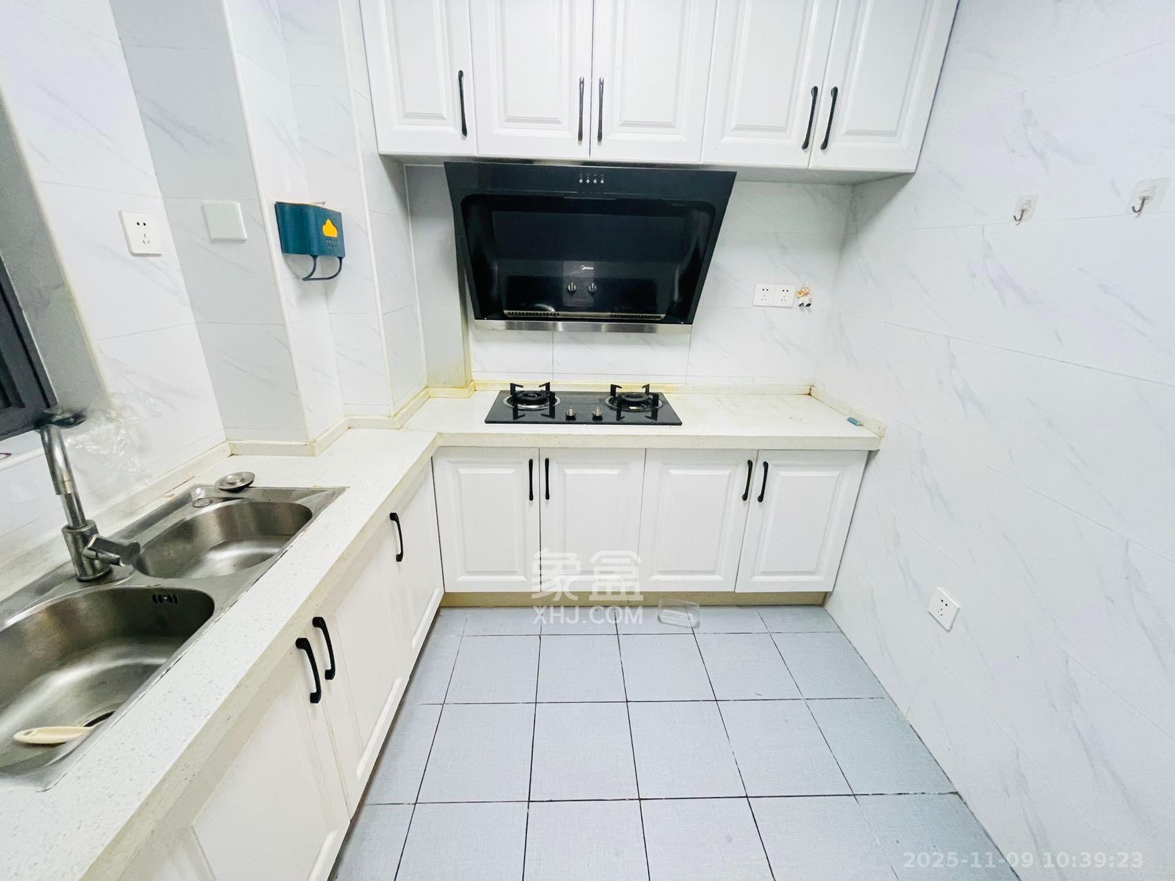 半山壹号  2室2厅1卫    2400.0元/月室内图