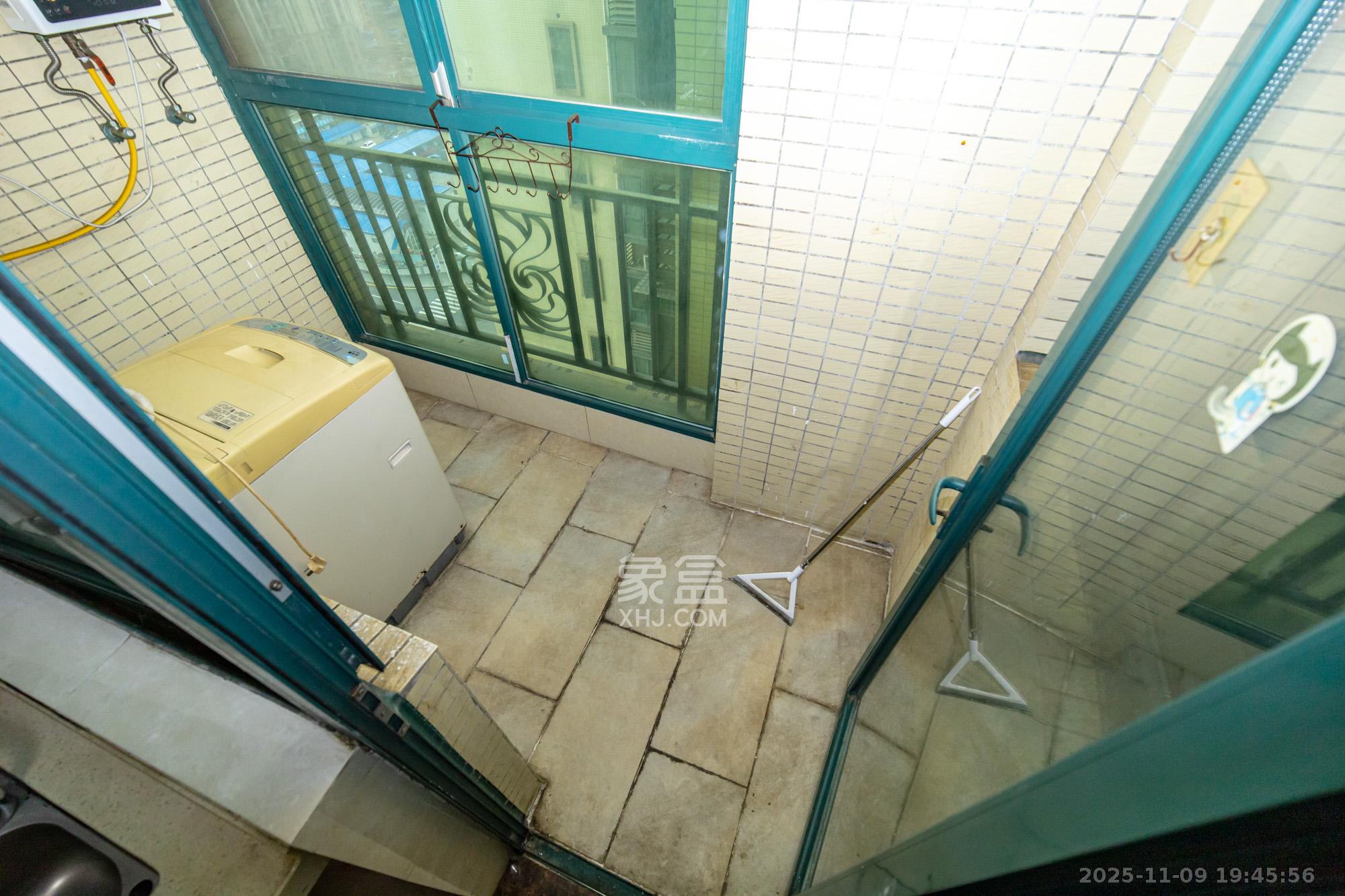 恒大雅苑 3室2厅1卫 85.0万 恒大雅苑 3室2厅1卫 85.0万阳台