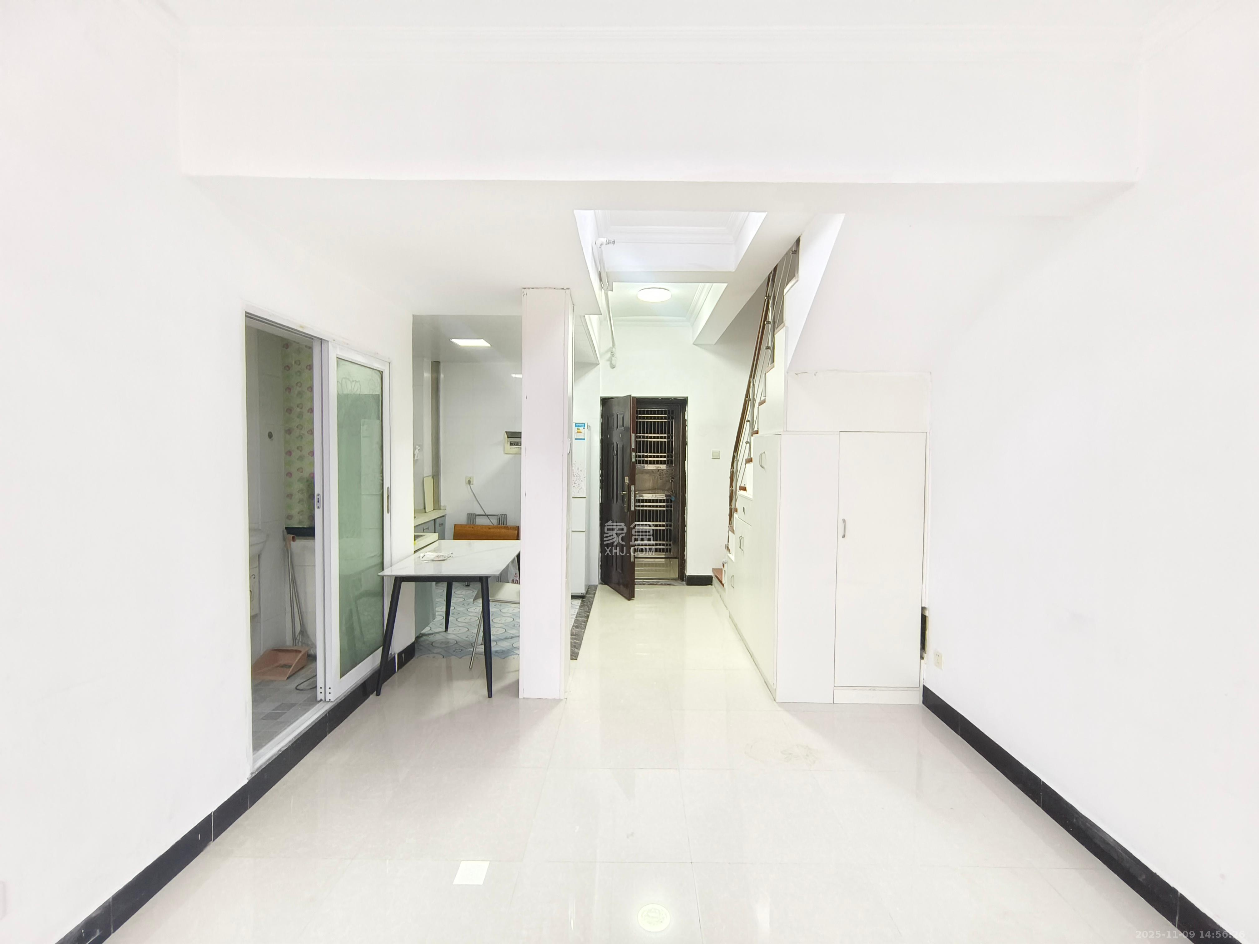 勤诚达新界  2室2厅1卫    1500.0元/月室内图