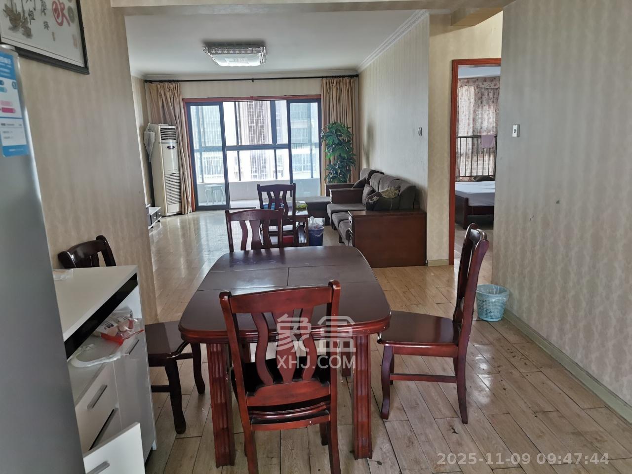 西子花苑  3室2厅2卫    3000.0元/月室内图