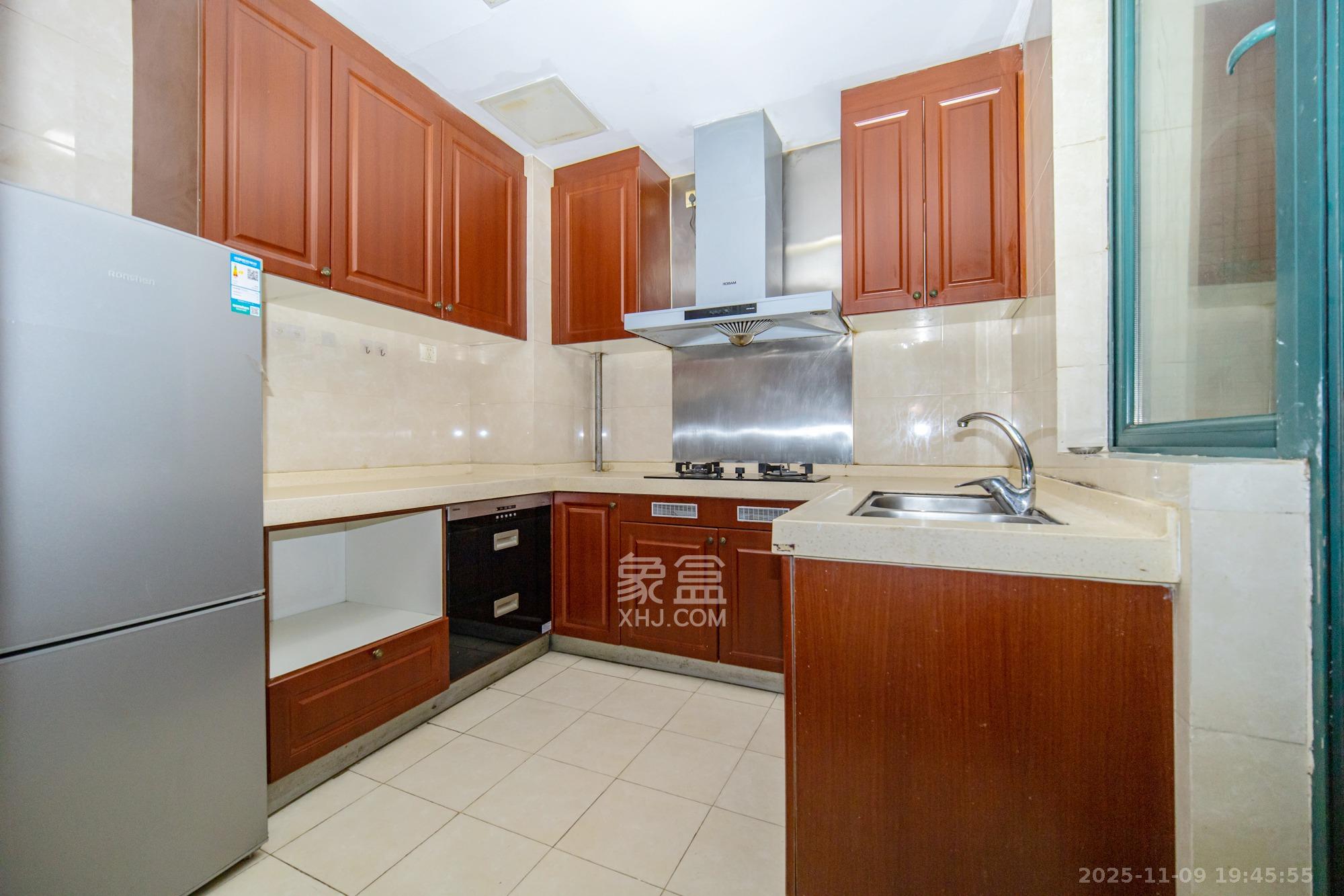 恒大雅苑 3室2厅1卫 85.0万 恒大雅苑 3室2厅1卫 85.0万厨房