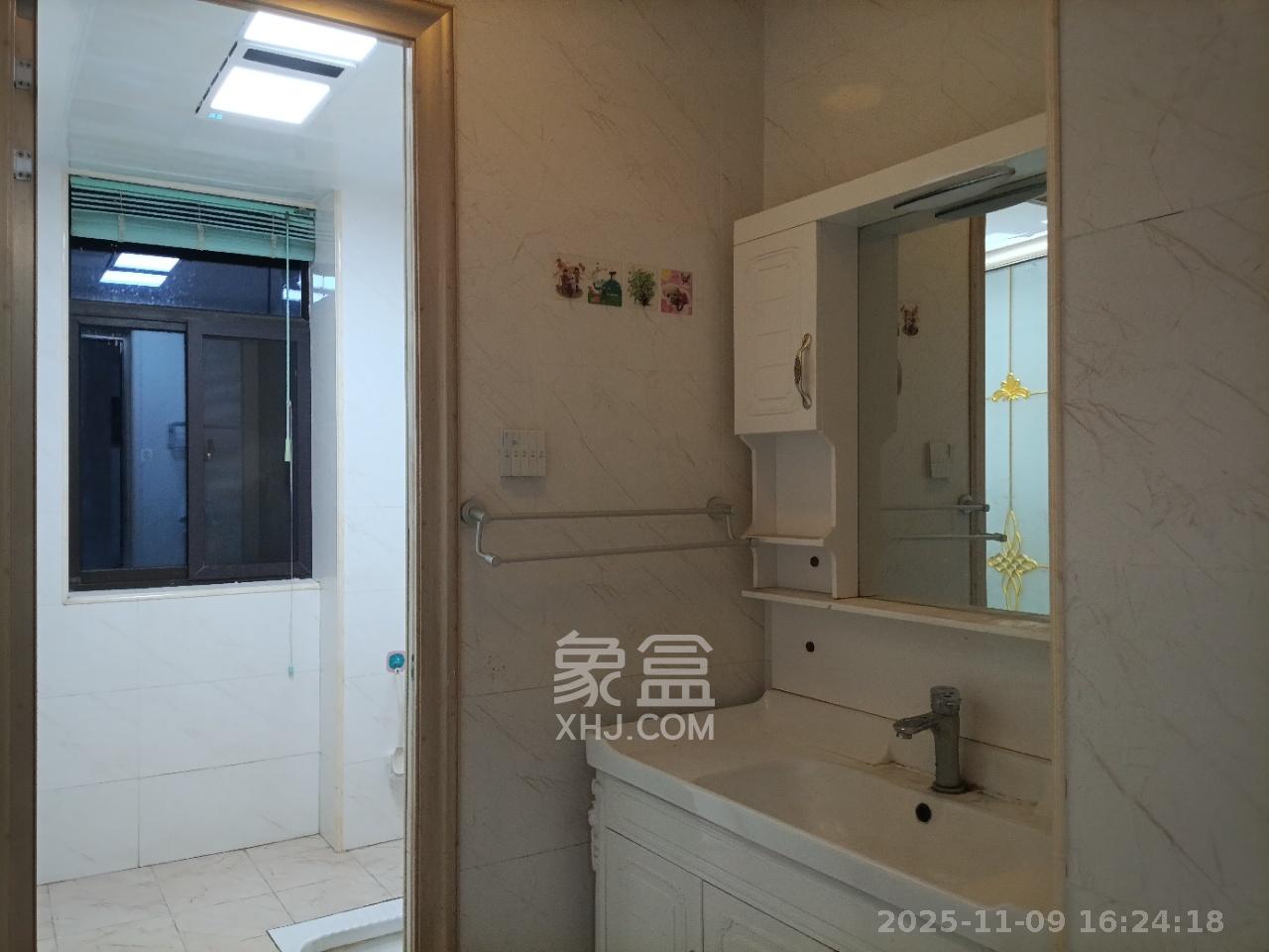 德润小区（丰升德润小区）  3室2厅2卫    2500.0元/月室内图