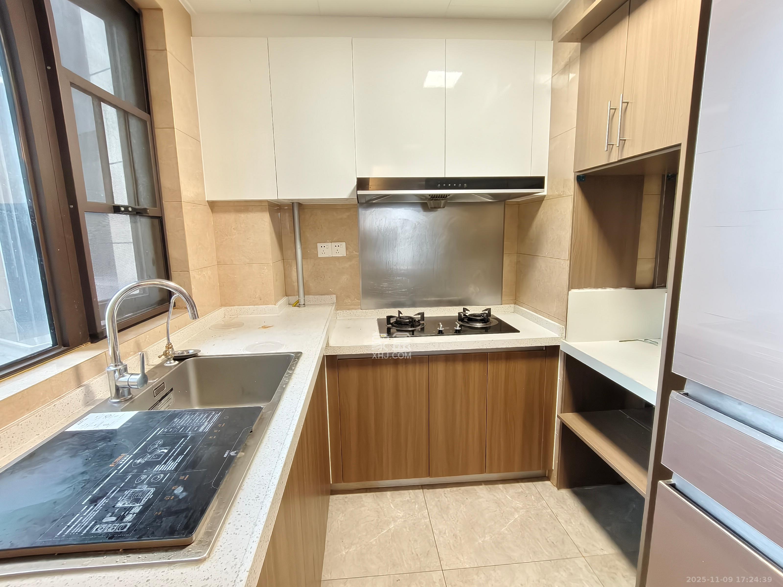 保利茉莉公馆  3室2厅2卫    3200.0元/月室内图