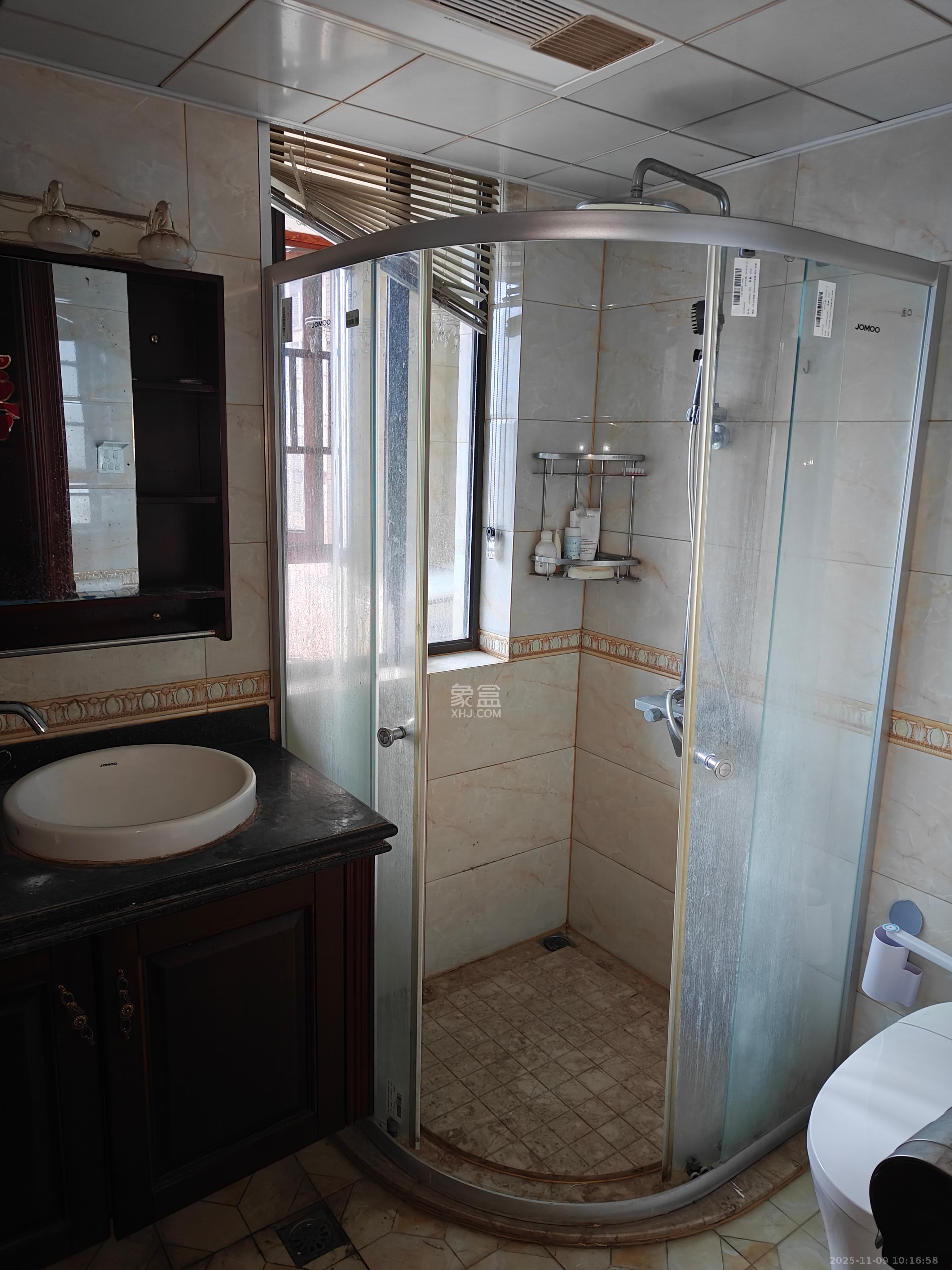 正荣财富中心  3室2厅2卫    2400.0元/月室内图