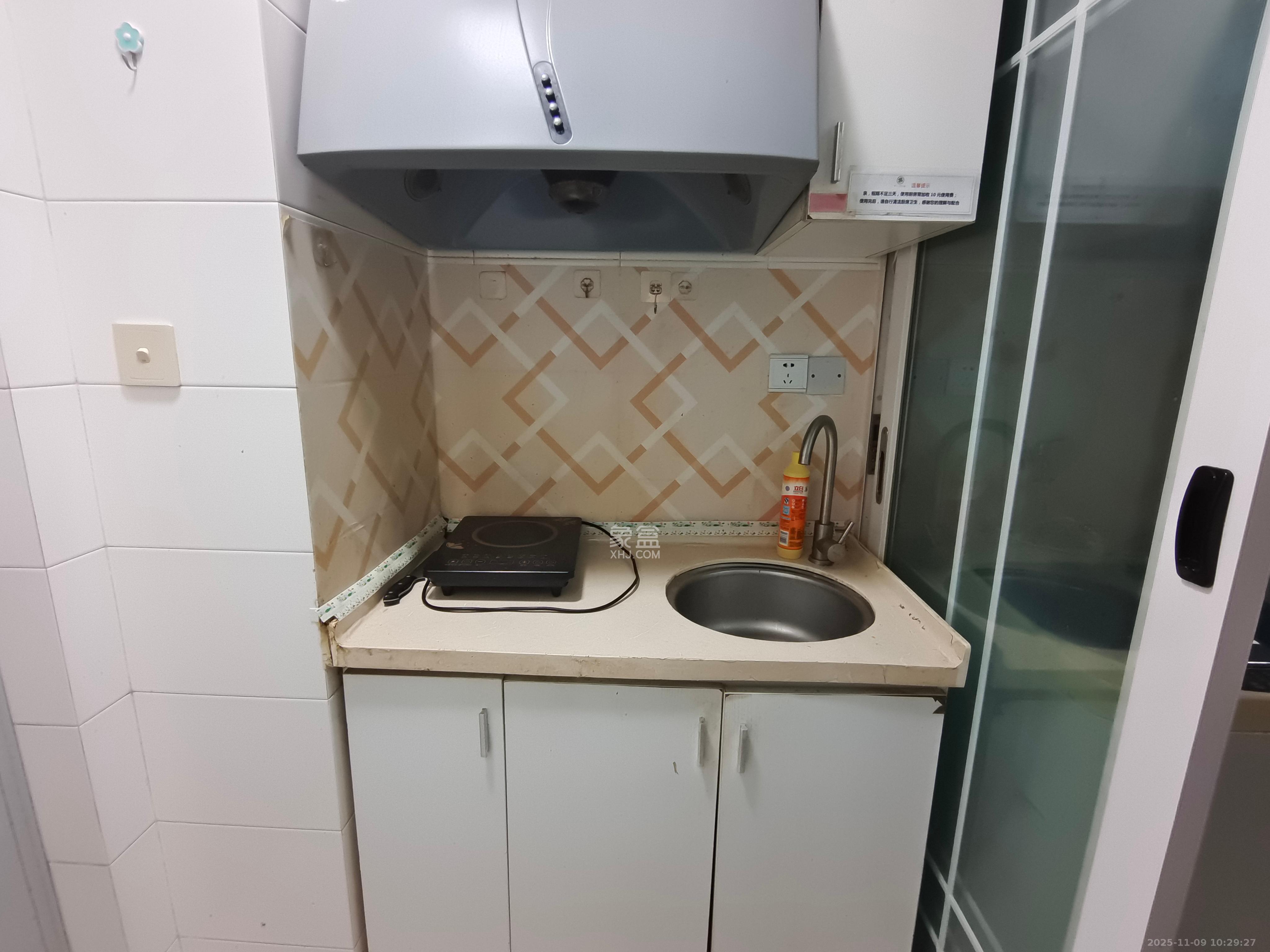 阳光100二期 1室1厅1卫 1200.0元/月 阳光100二期 1室1厅1卫 1200.0元/月室内图