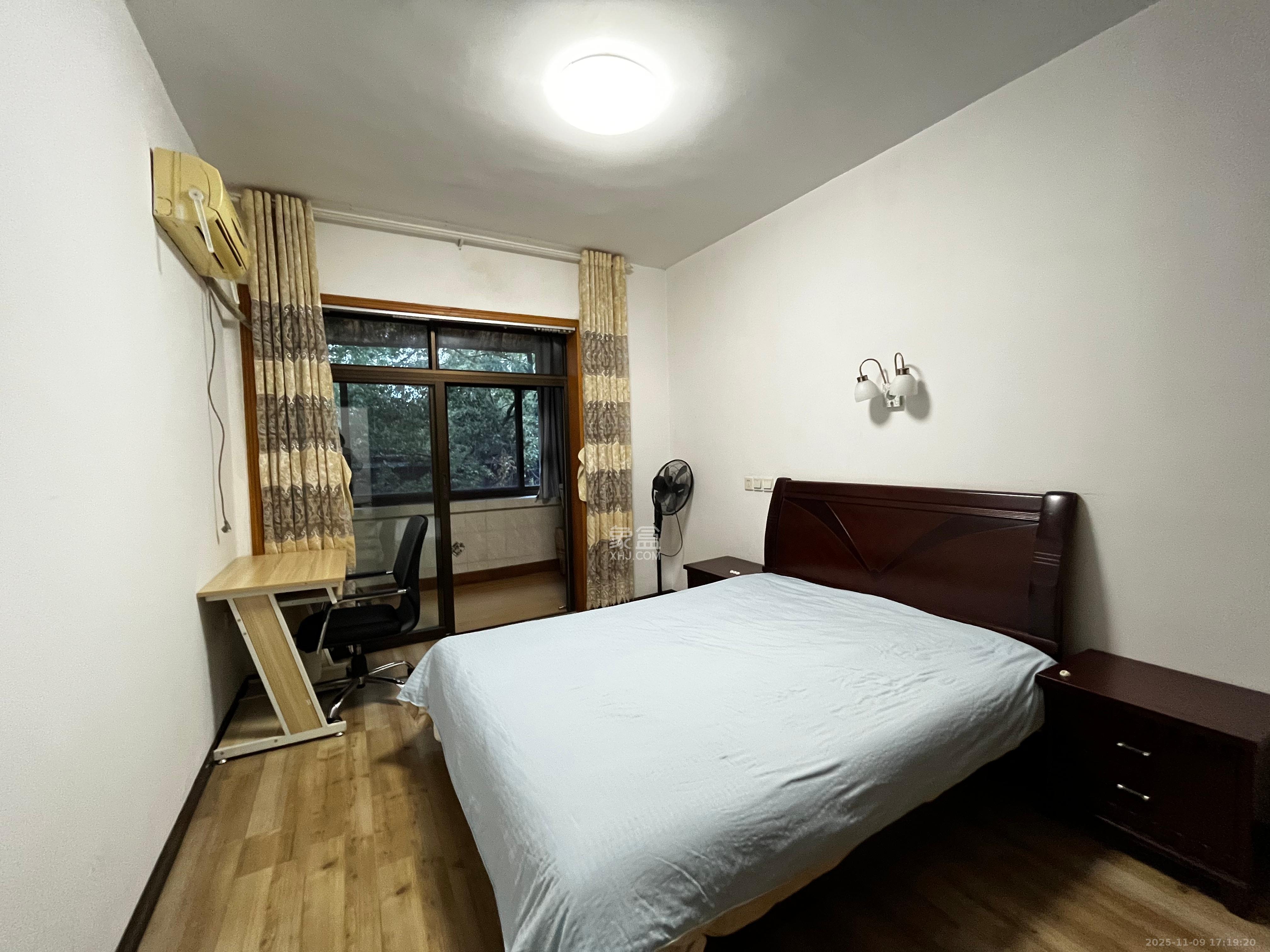 中建五局信和苑一区  3室2厅1卫    1800.0元/月室内图