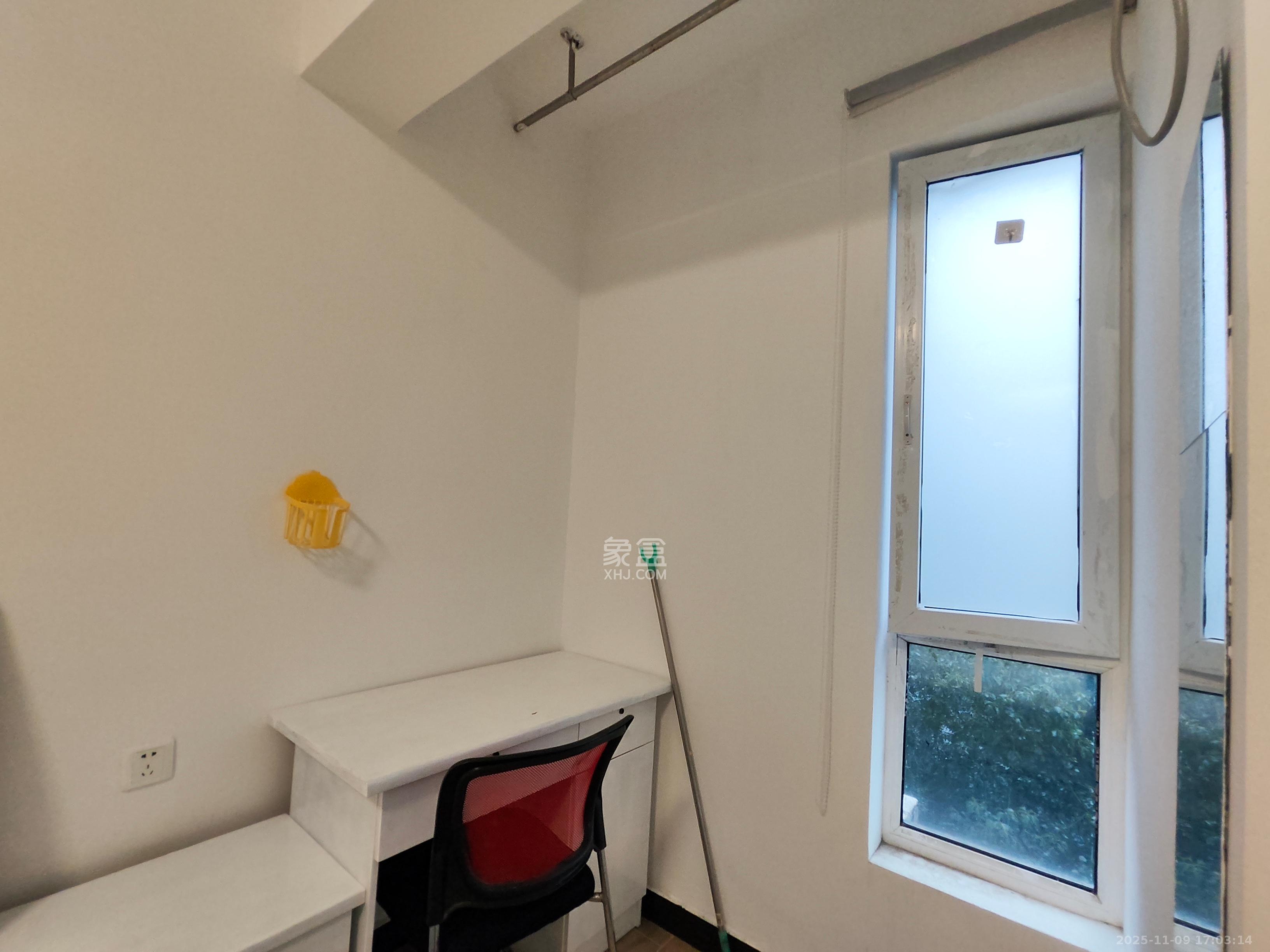 鸿铭中心  1室1厅1卫    1500.0元/月室内图