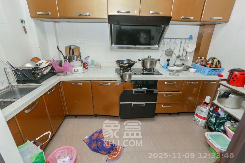 钰龙天下一期  3室2厅2卫    4200.0元/月室内图