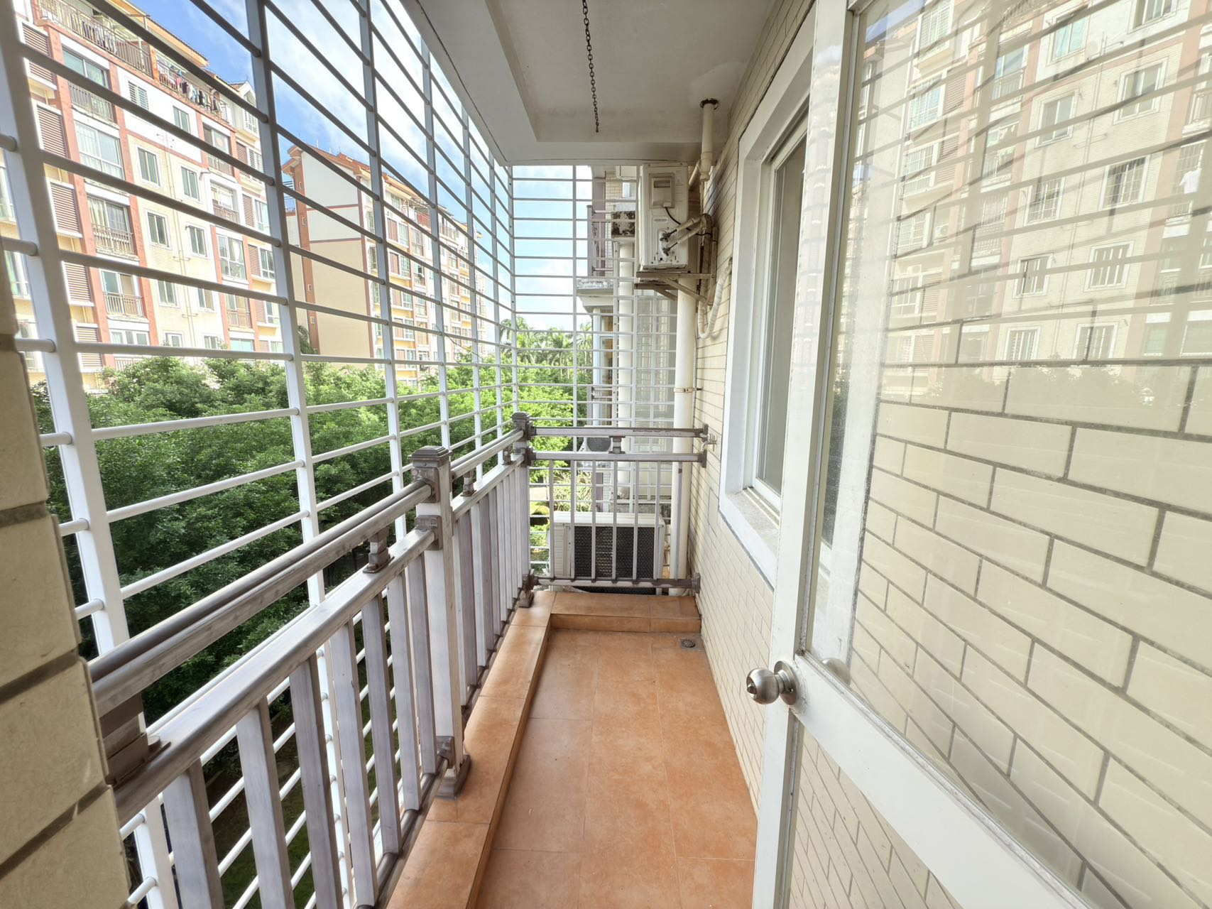 天上人间 3室2厅2卫 3000.0元/月 天上人间 3室2厅2卫 3000.0元/月室内图