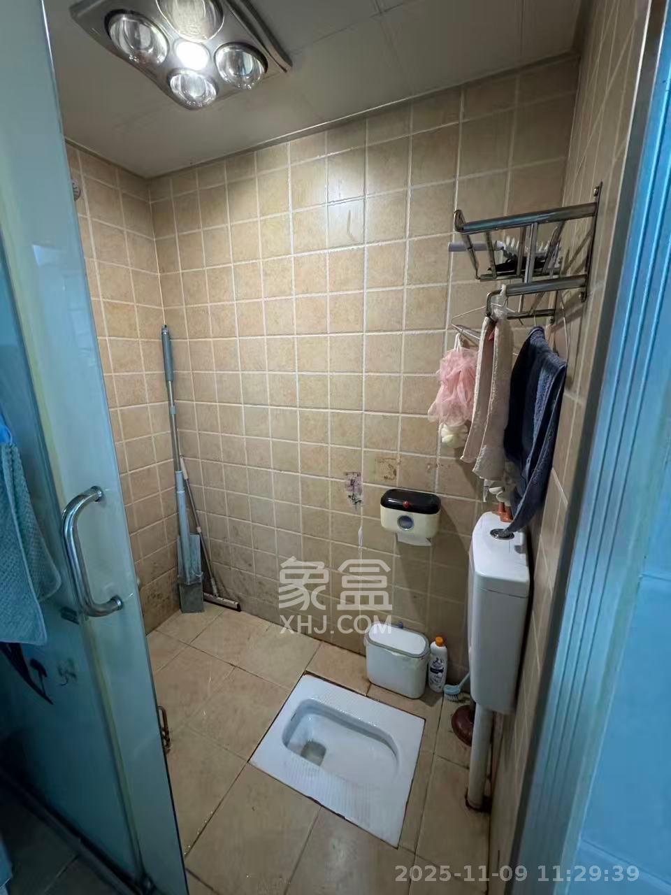 山水湾  1室1厅1卫    1200.0元/月室内图