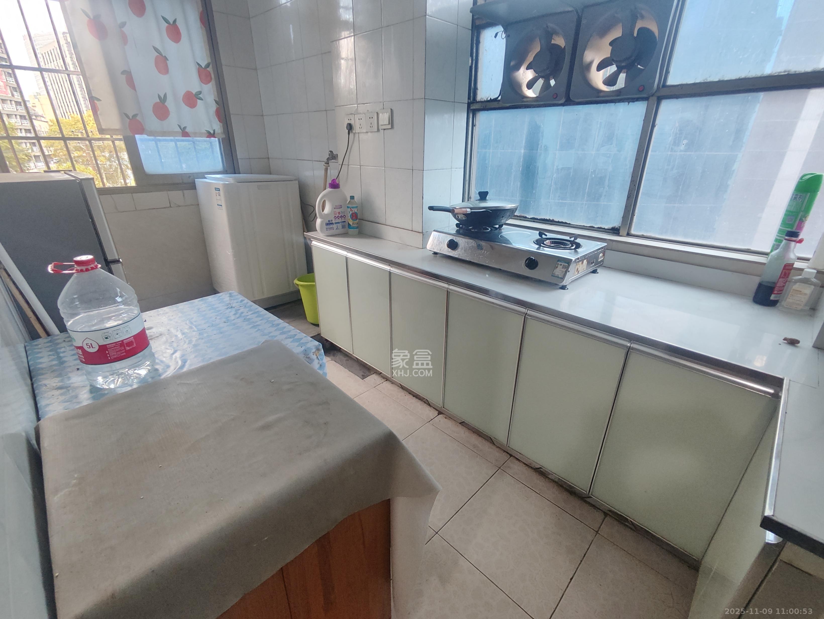 省医疗器械药品公司宿舍 1室1厅1卫 1200.0元/月 省医疗器械药品公司宿舍 1室1厅1卫 1200.0元/月室内图