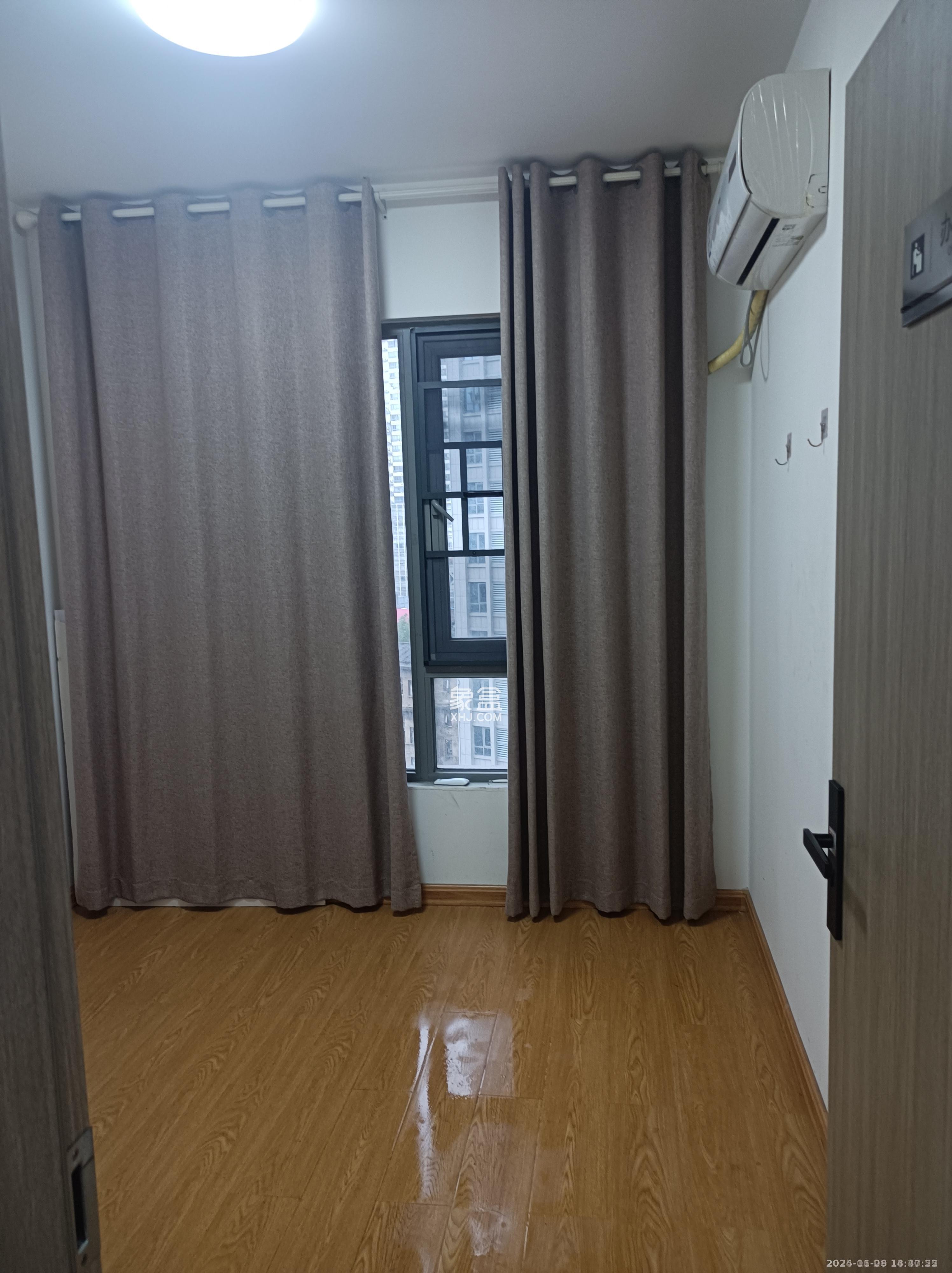 阳光城檀悦  4室2厅2卫    5000.0元/月室内图