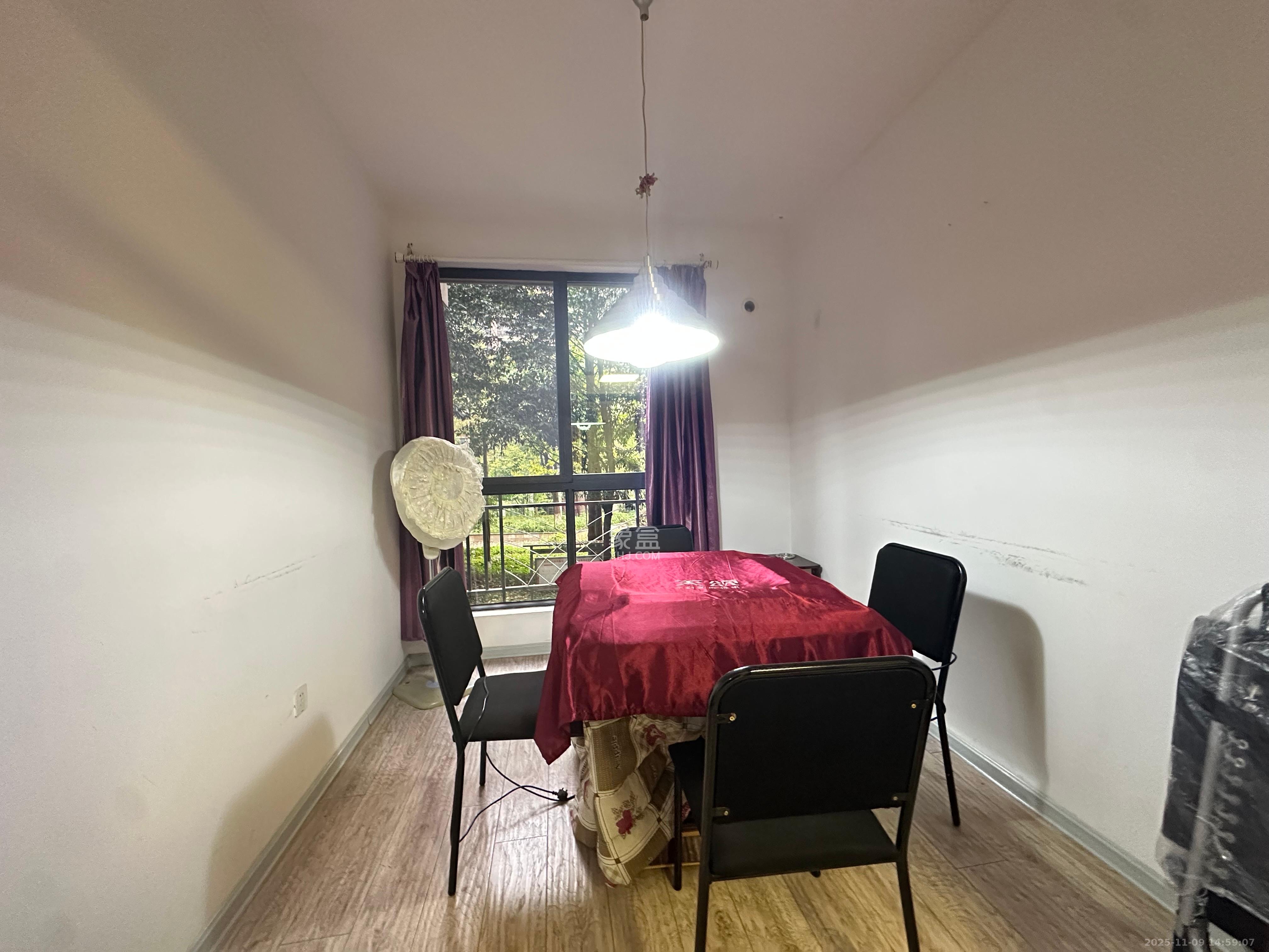 华润凤凰城一期  3室2厅1卫    1900.0元/月室内图