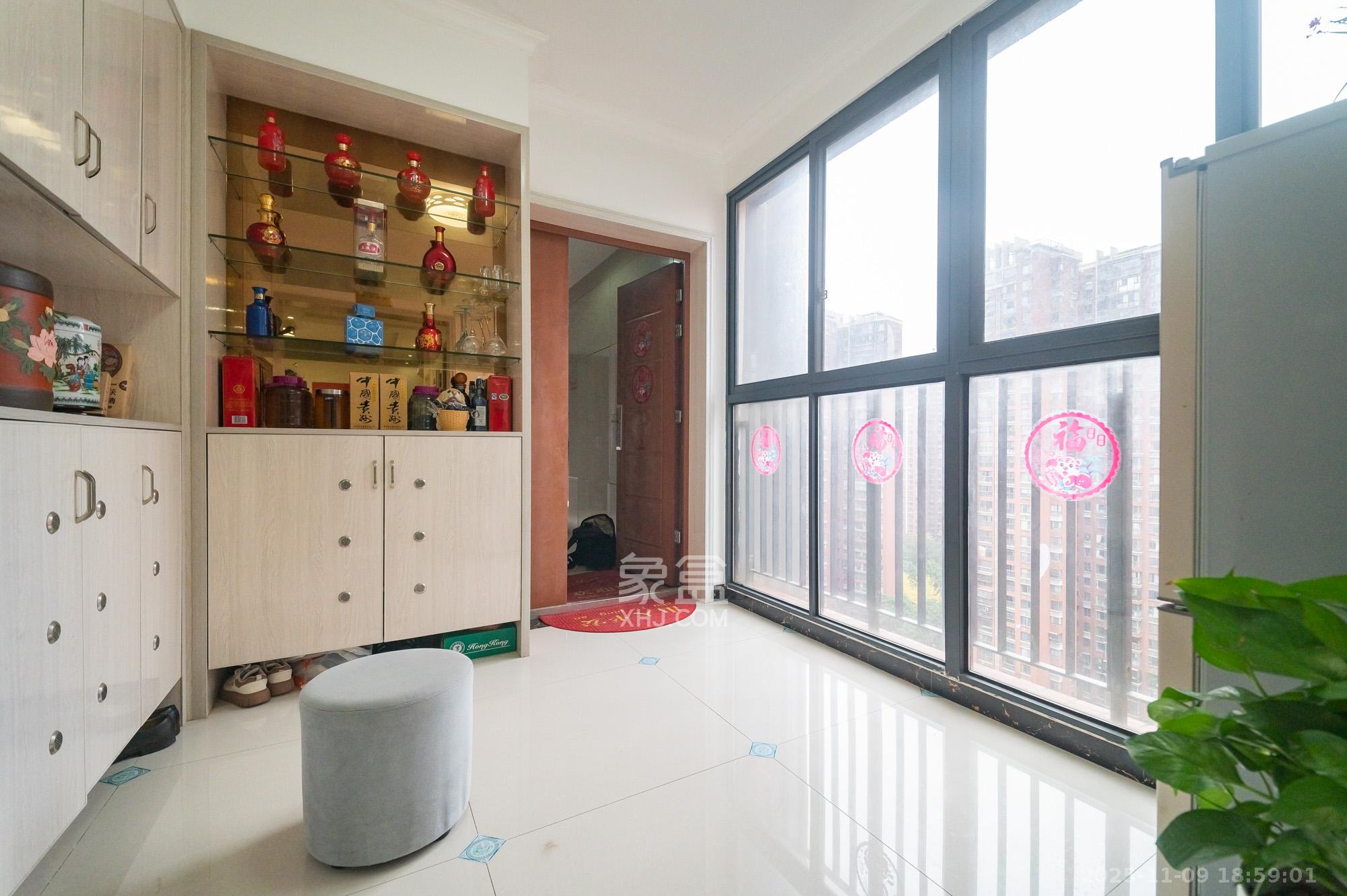 华润凤凰城二期 3室2厅2卫 88.0万 华润凤凰城二期 3室2厅2卫 88.0万其他