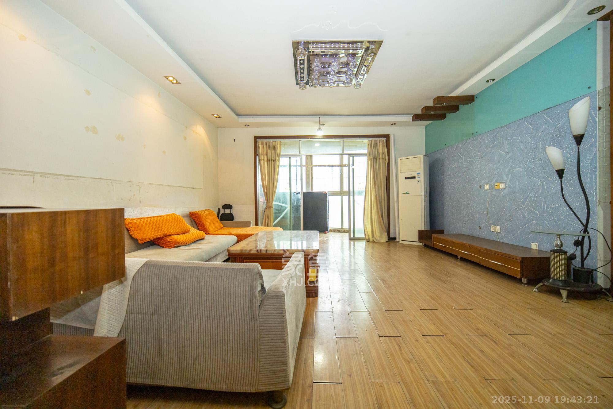 湘绣城  3室2厅2卫    74.85万